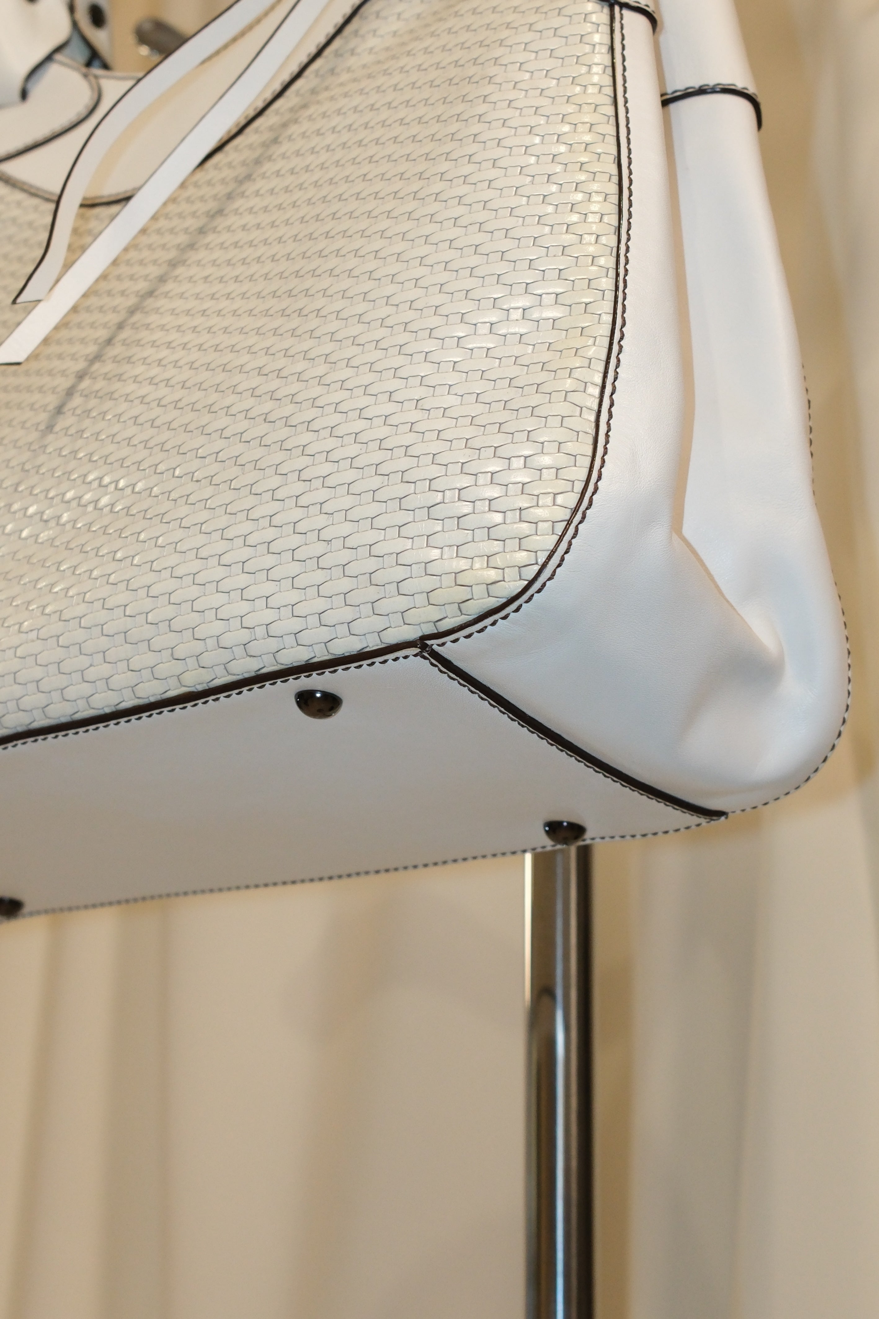 COCCINELLE WOVEN WHITE LEATHER BAG