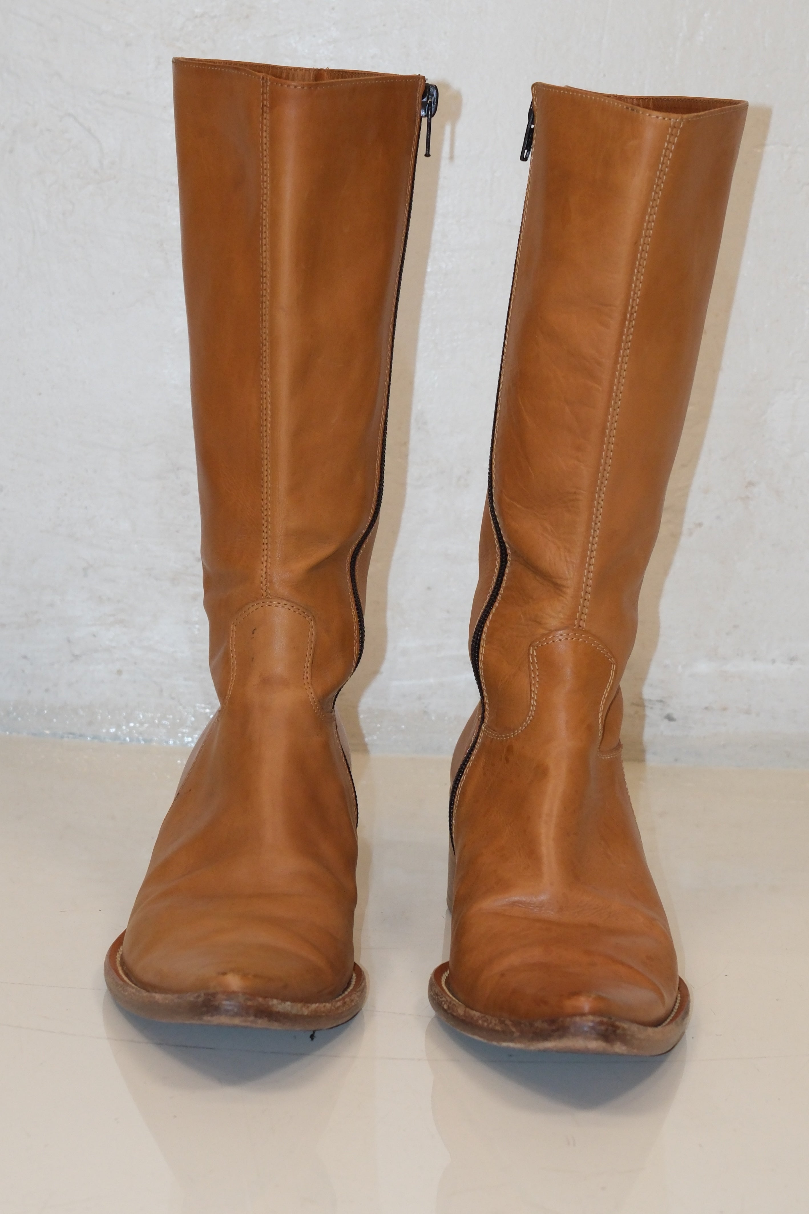Italian leather boots in caramel color