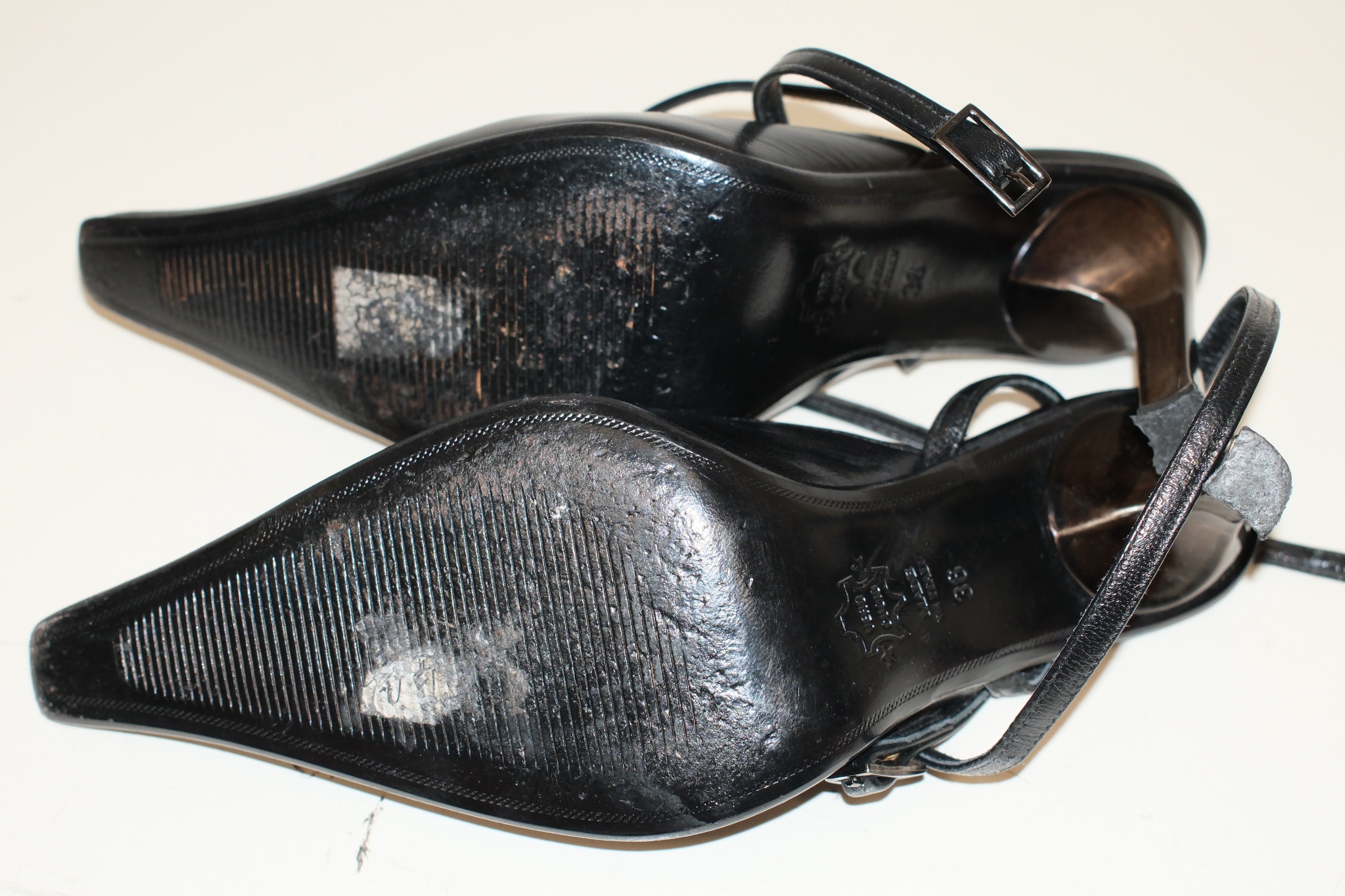 Italian leather pointed toe high heels in black leather