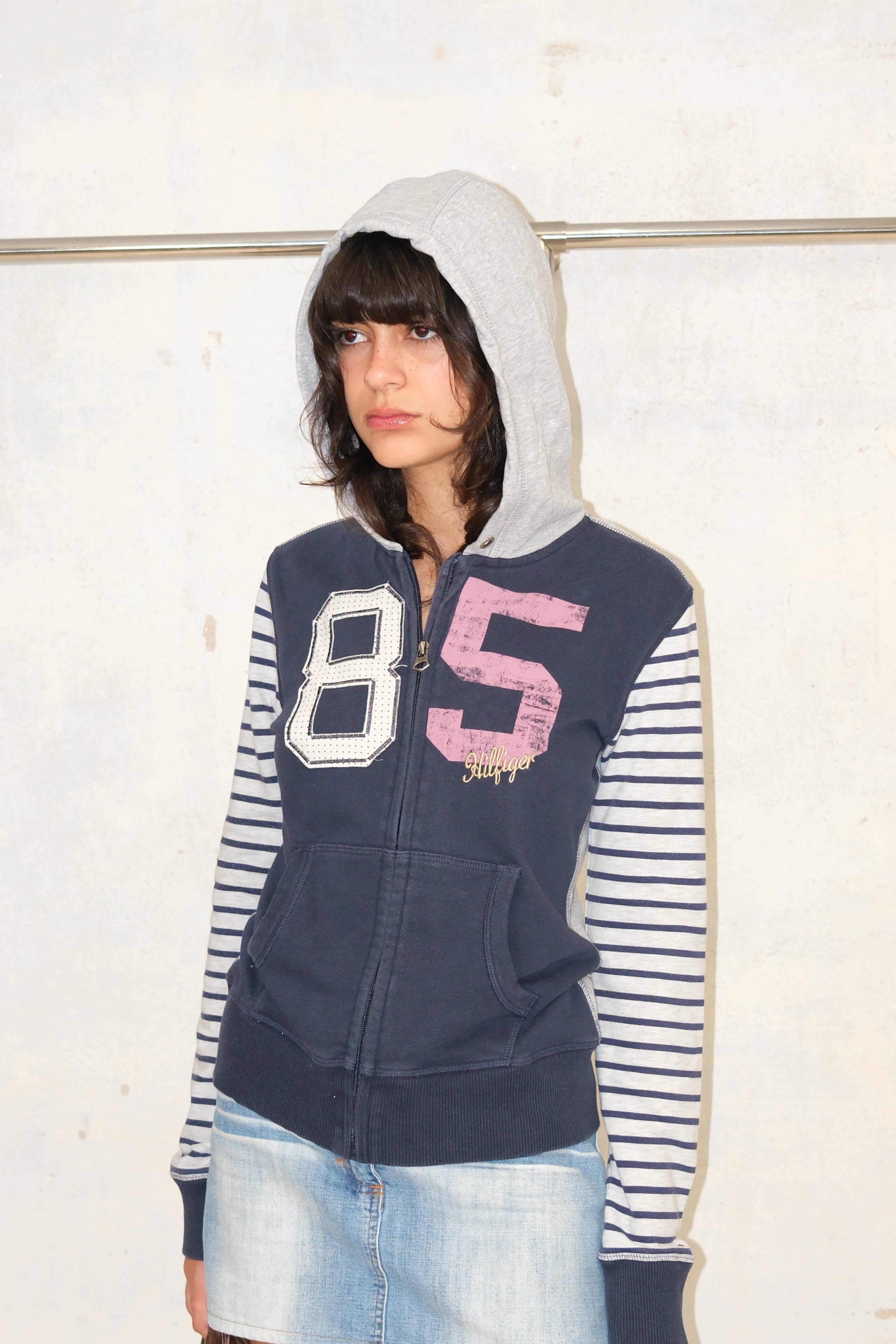 TOMMY HILFIGER GRAPHIC HOODED COOL TOP