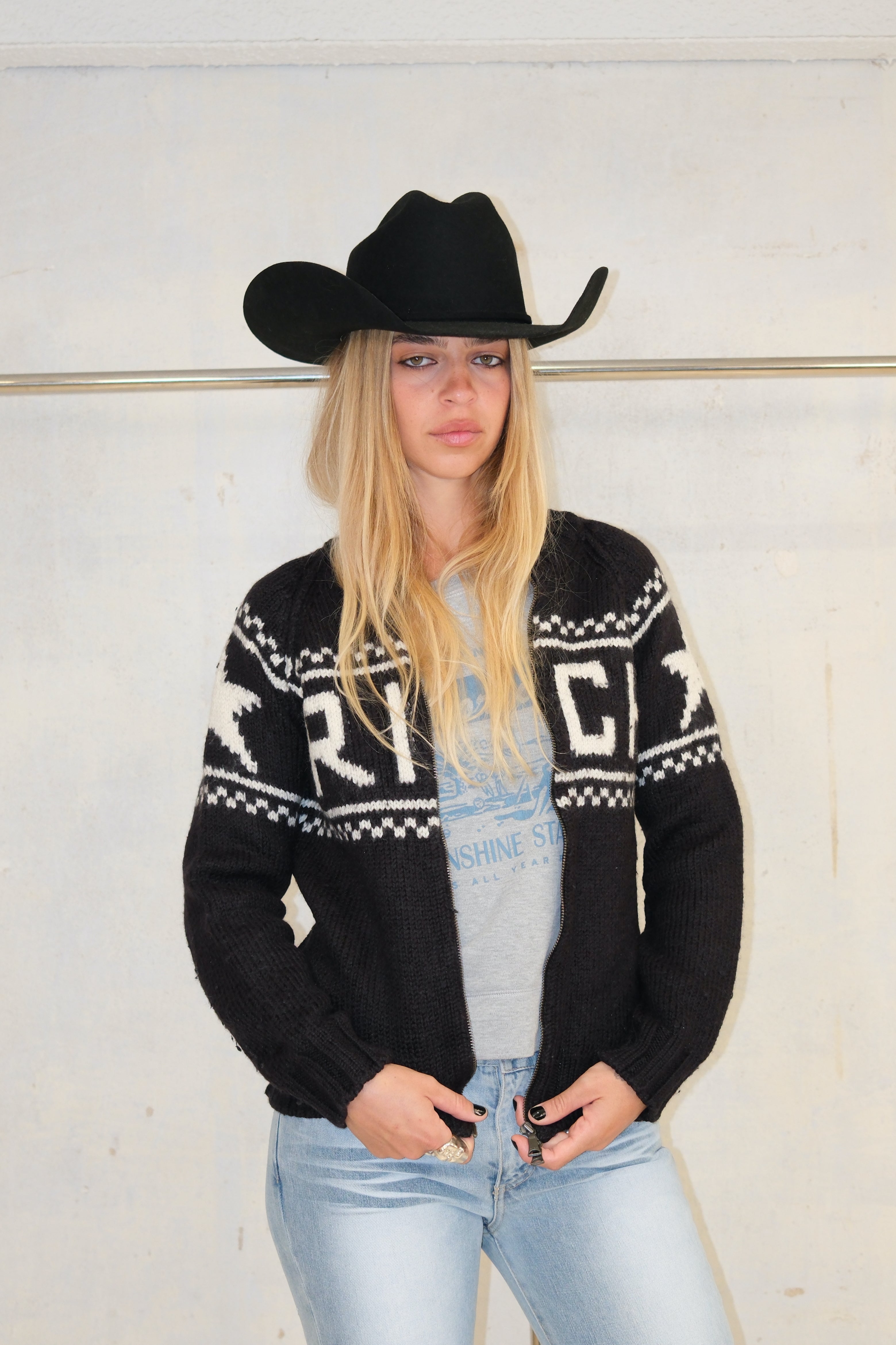 RICHMOND 2 SIDE ZIP UP GRAPHIC KNIT SWEATER