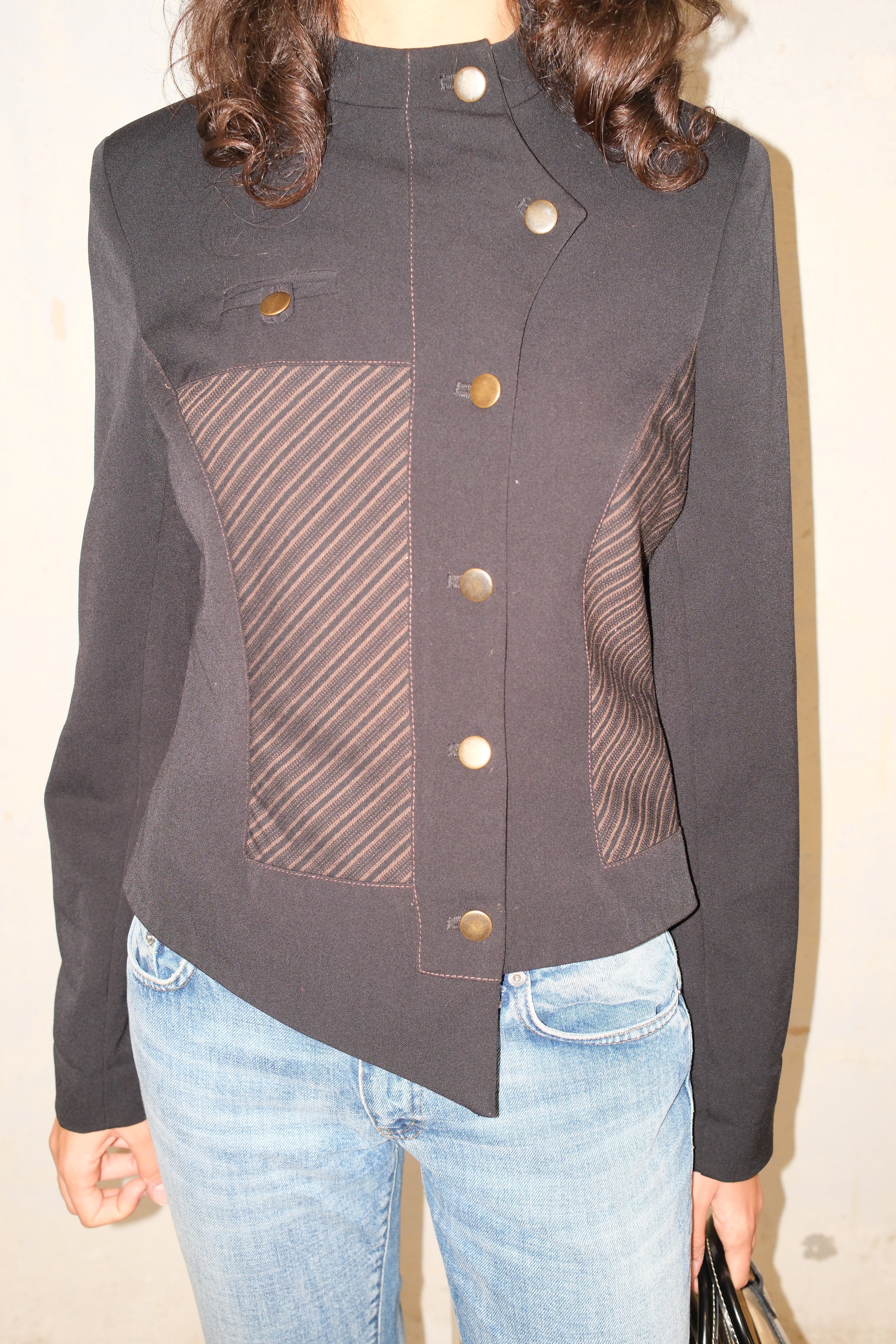 ASYMMETRIC SLIM STRIPE BUTTON JACKET