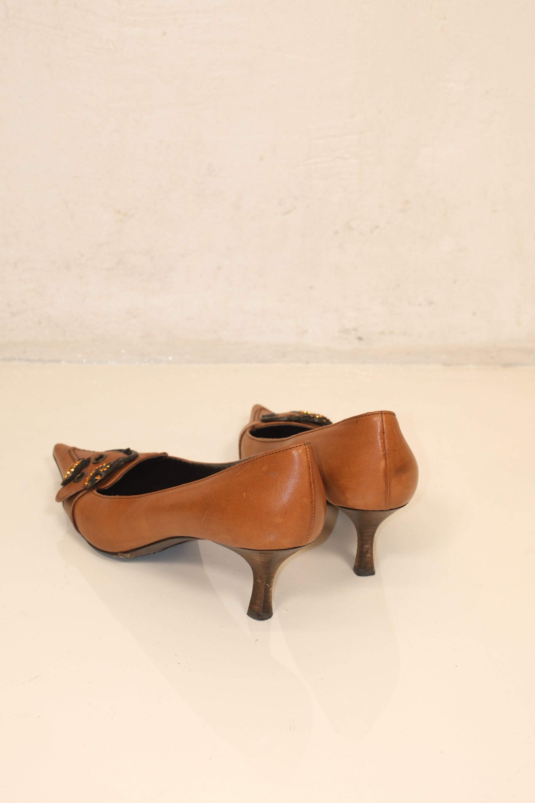 Italian snake buckled pointed toe kitten heel in honey brown leather