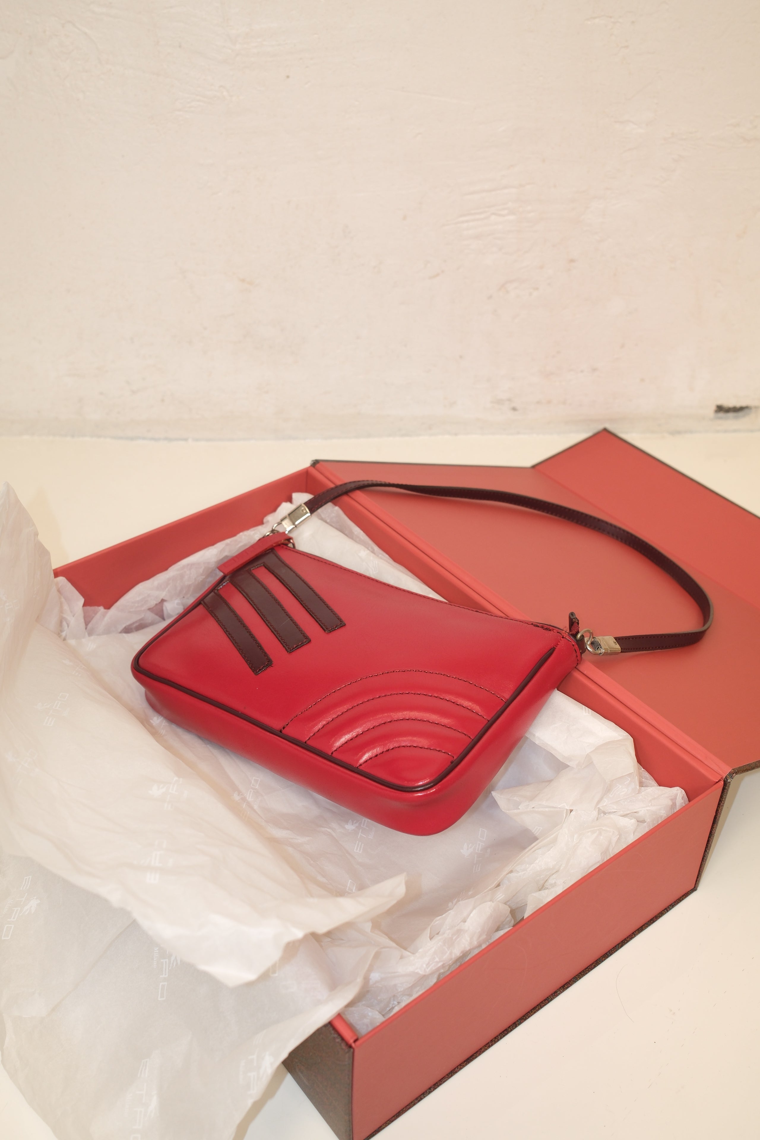Etro 2001 colored leather handbag in red and aubergine