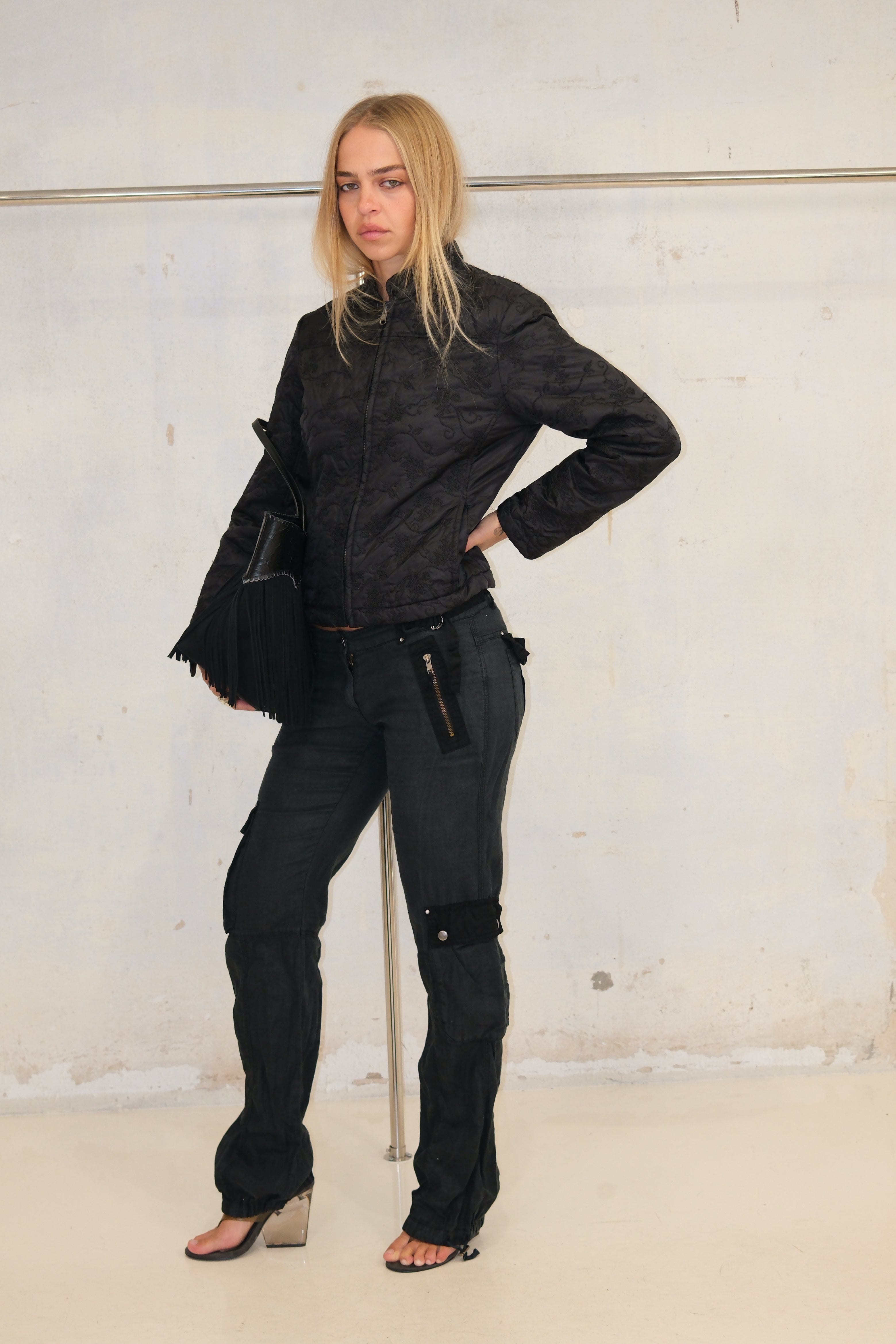 EMBROIDERED PUFFY CROP COAT