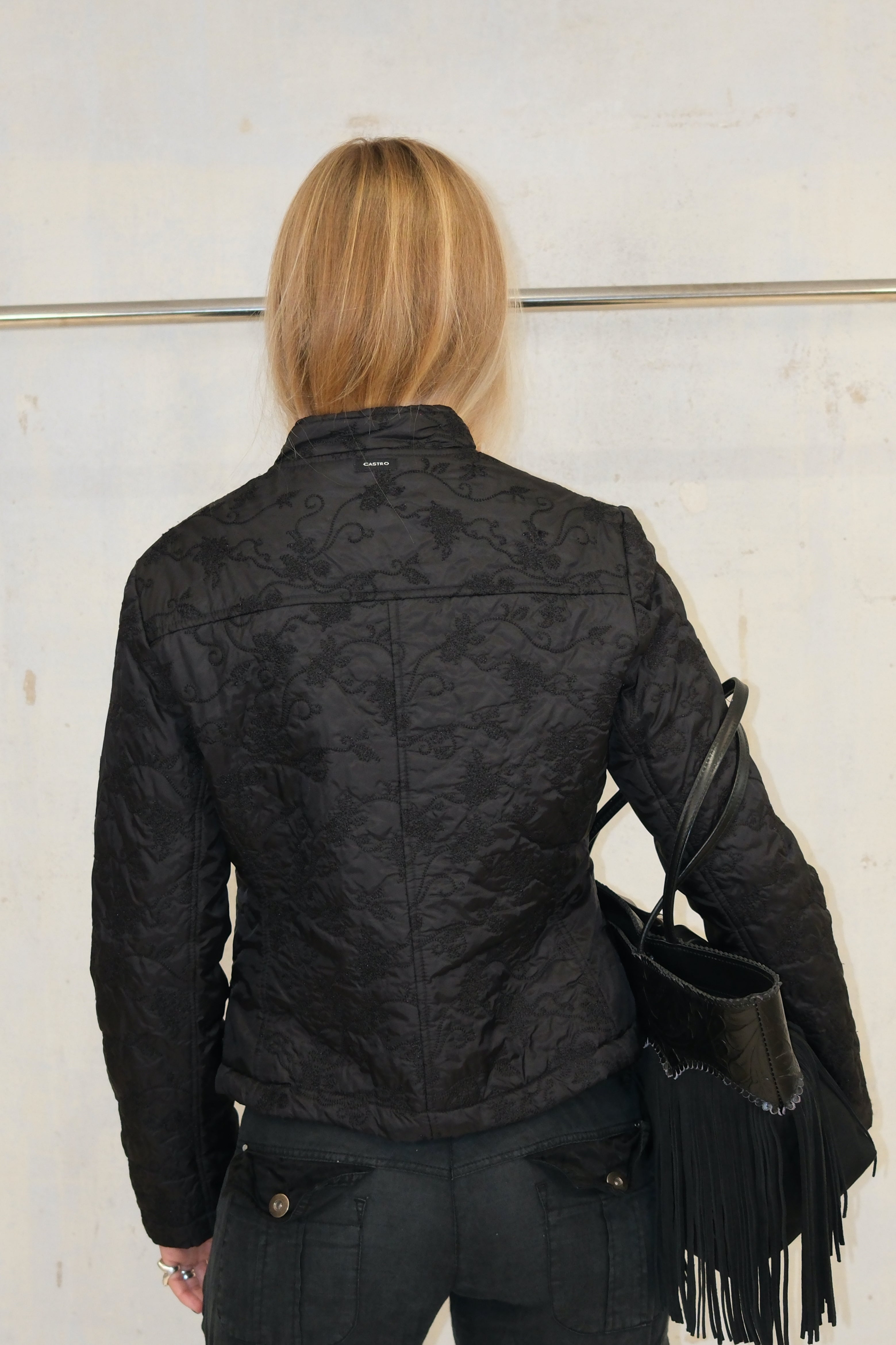 EMBROIDERED PUFFY CROP COAT