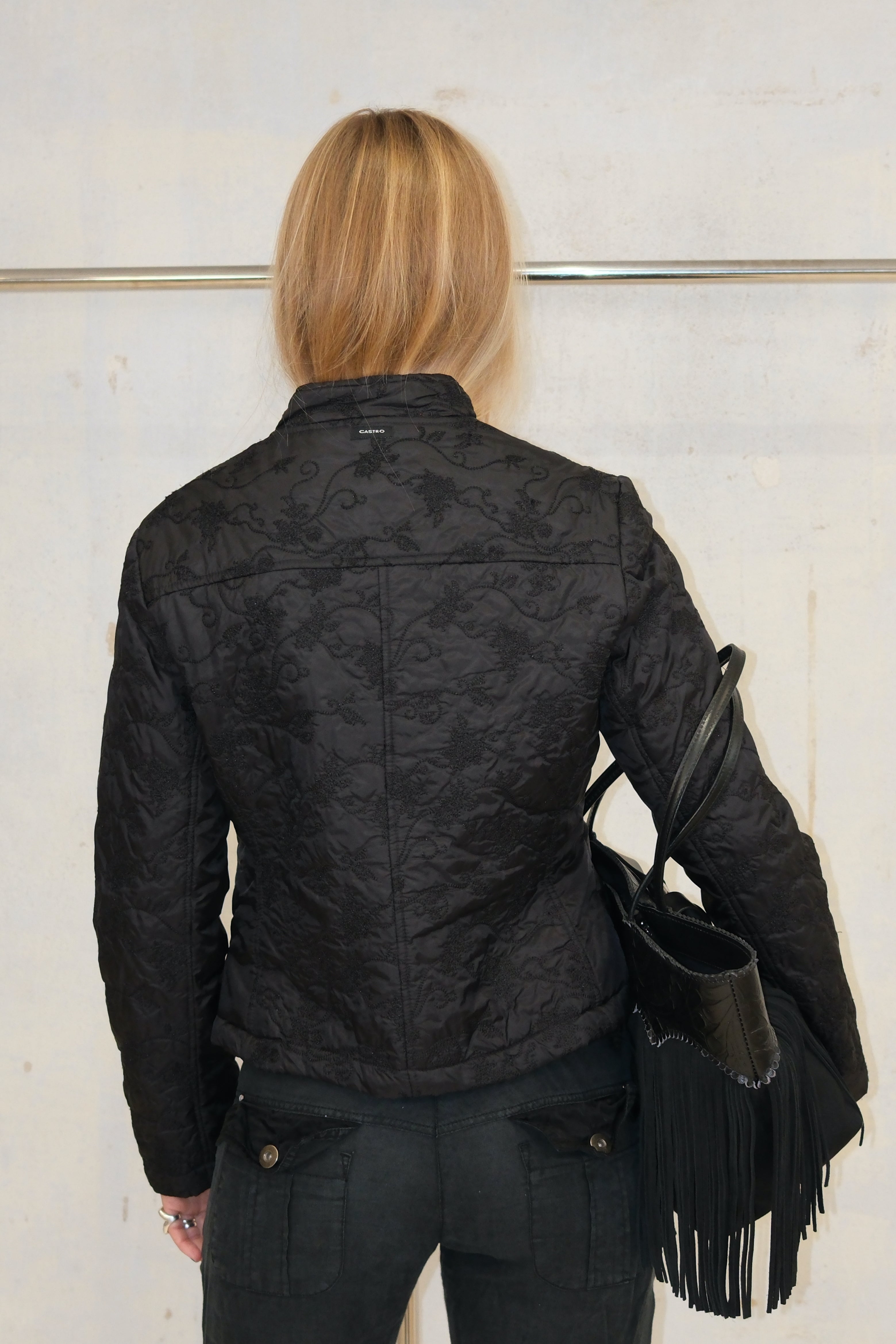 EMBROIDERED PUFFY CROP COAT