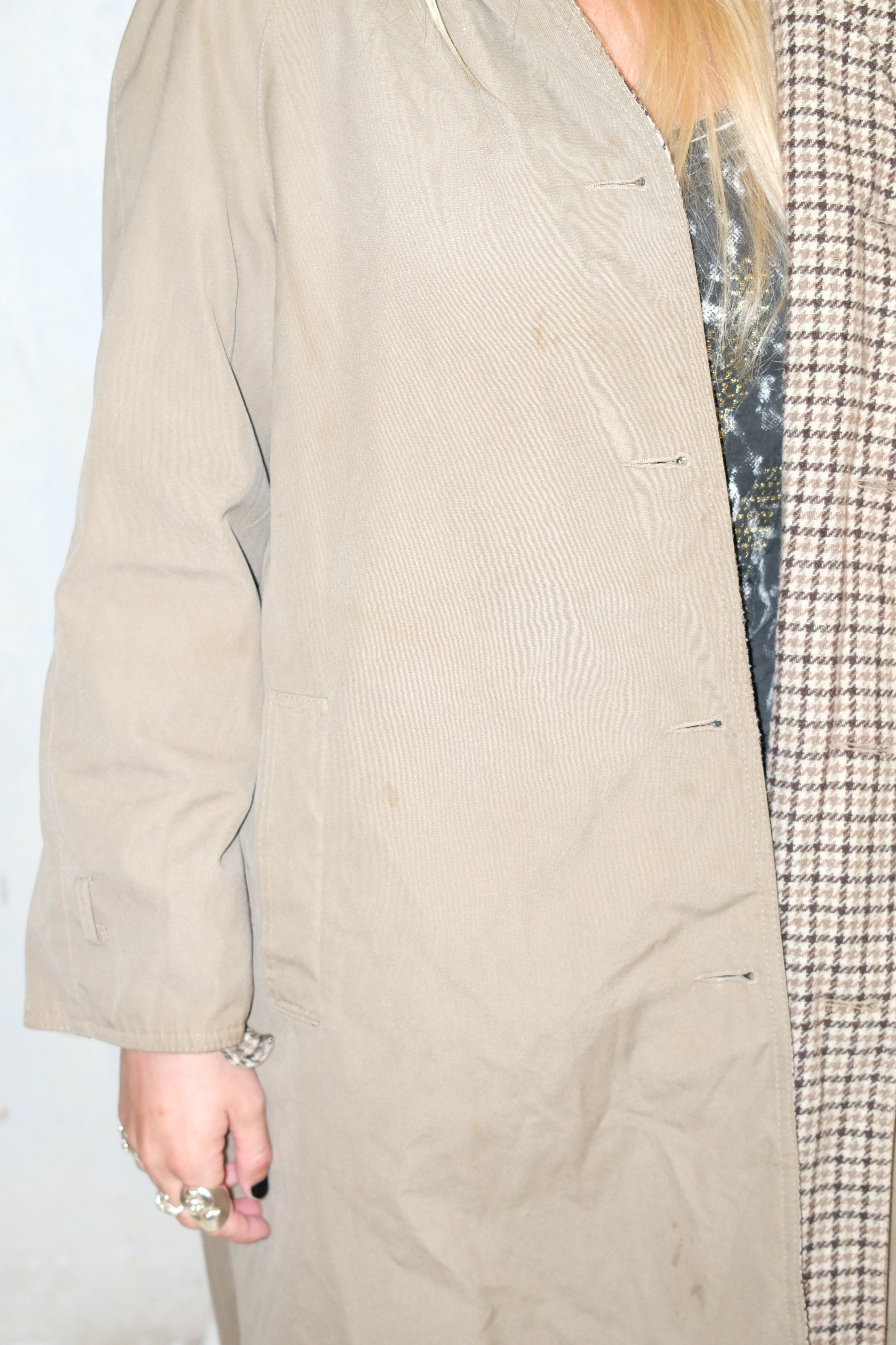 REVERSIBLE BEIGE PLAID TRENCH COAT