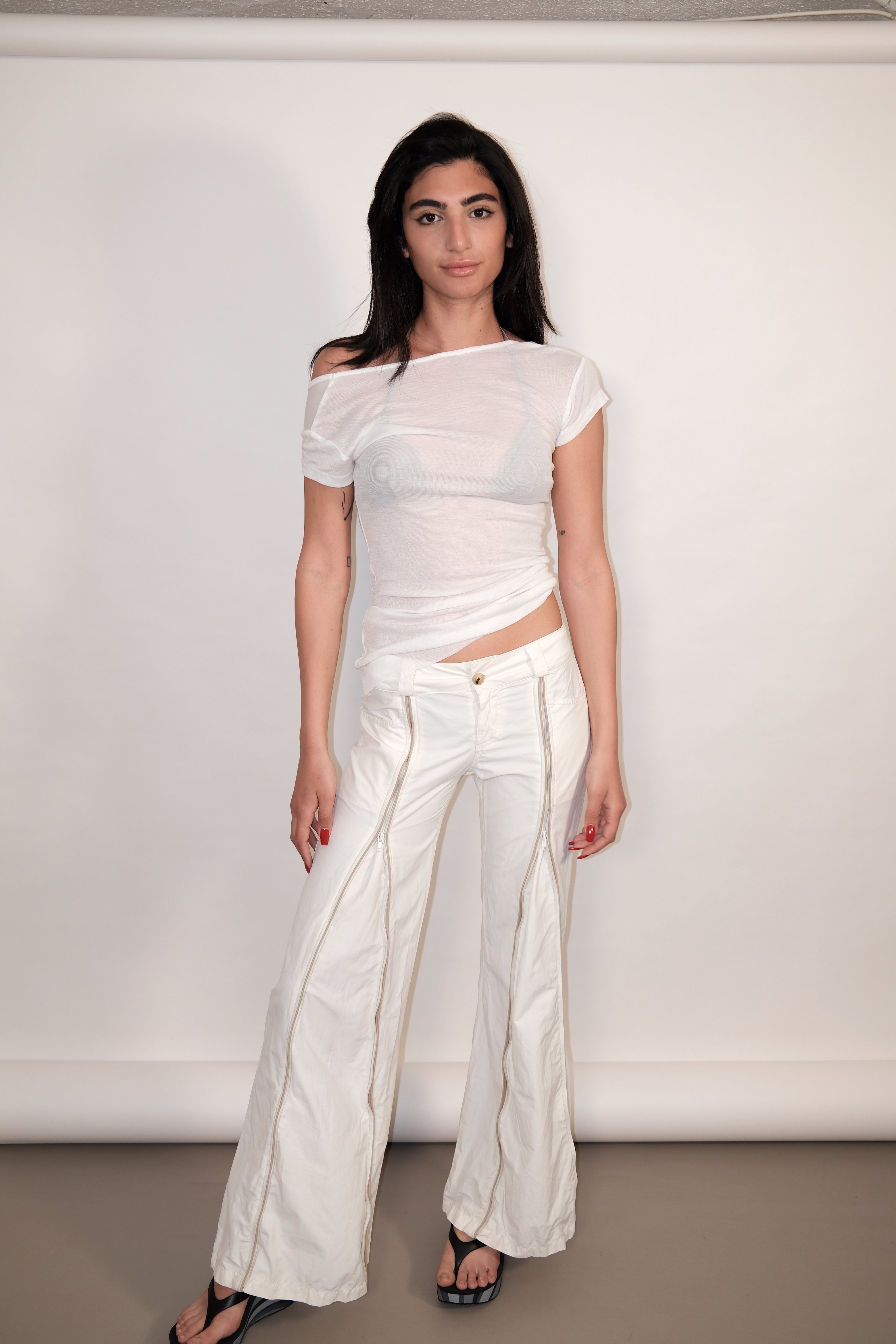Low-Rise White Straight-Leg Pants with Zippers Size 36