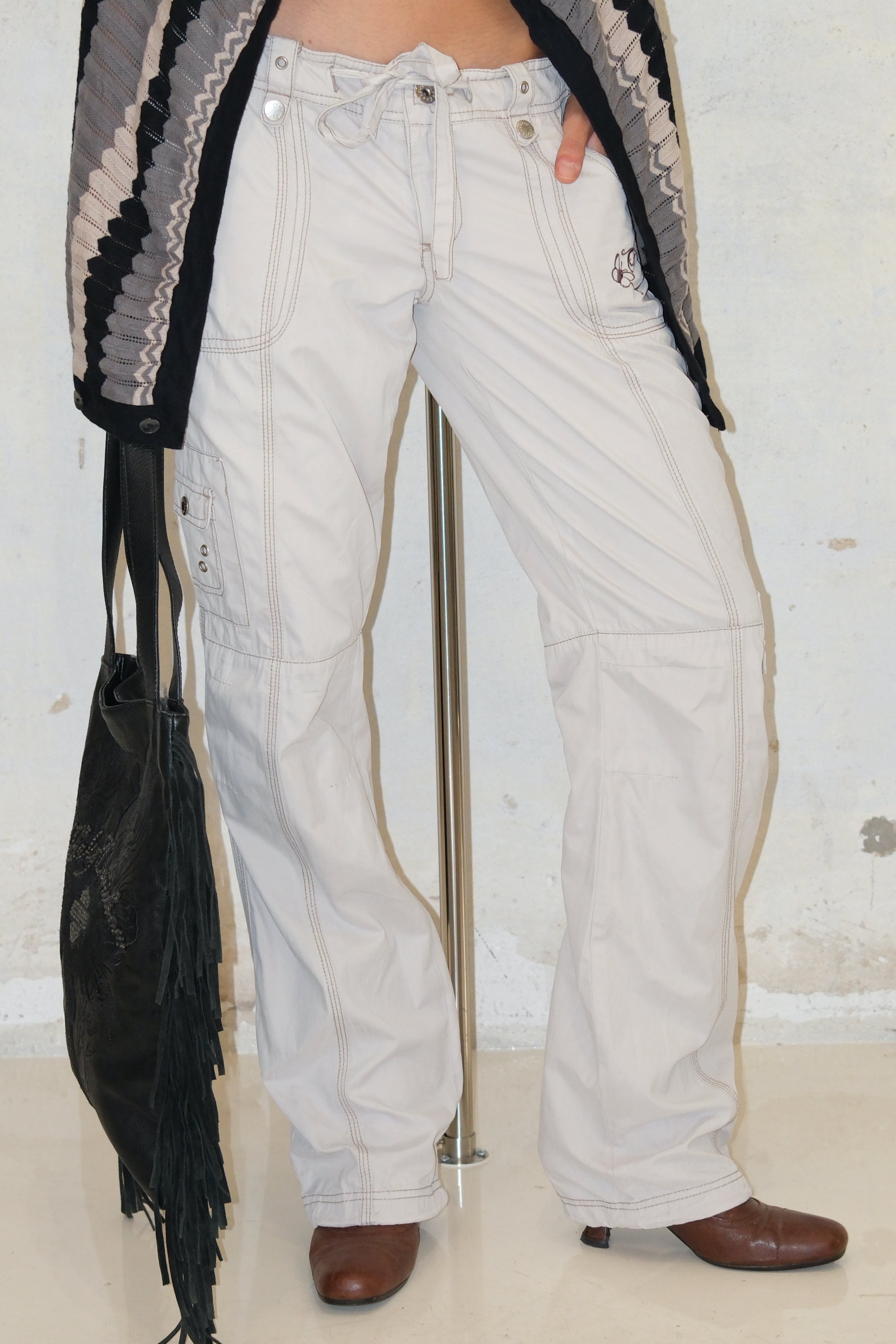 EMBROIDERED PANTS WITH POCKETS 36