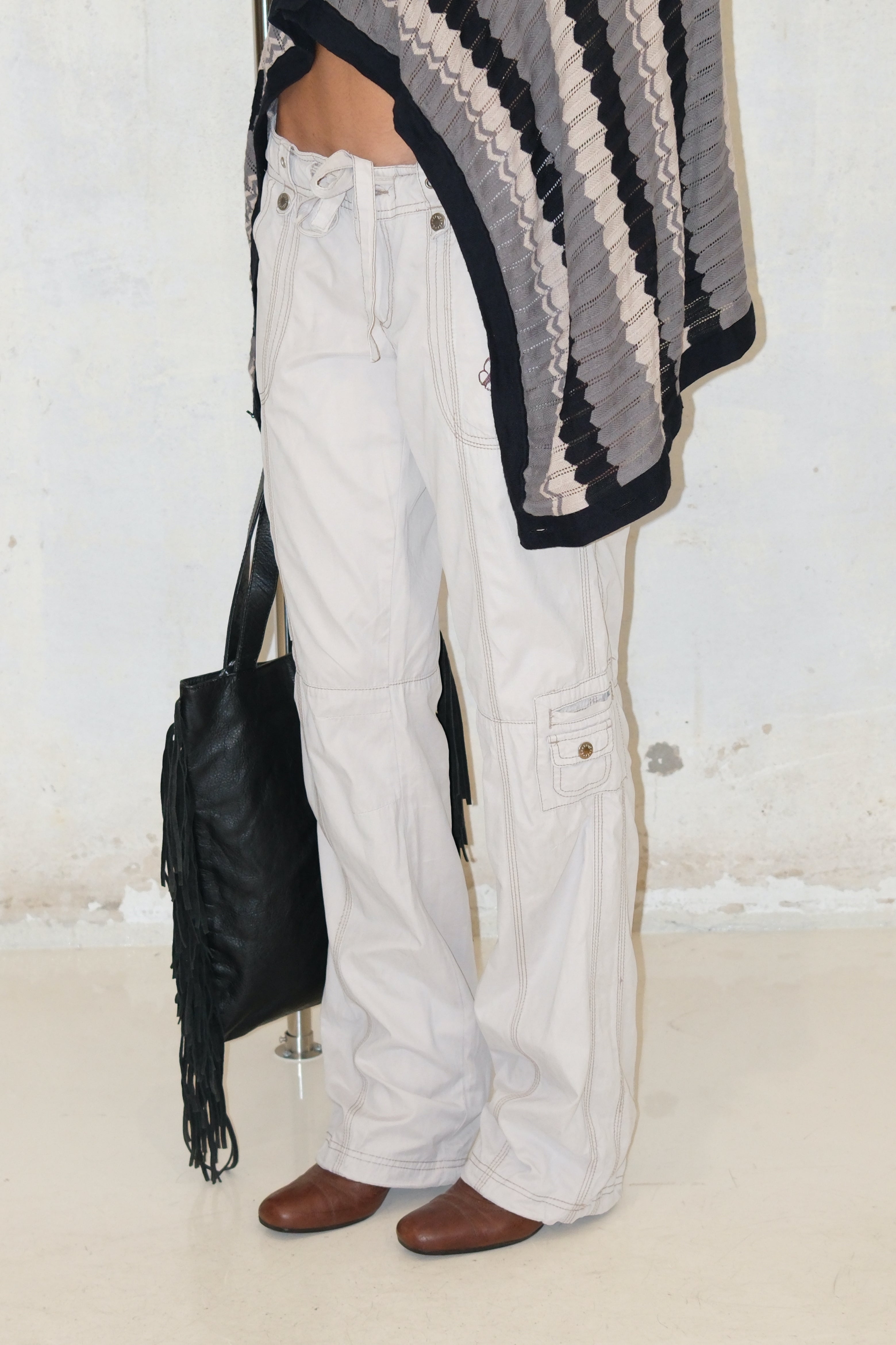 EMBROIDERED PANTS WITH POCKETS 36