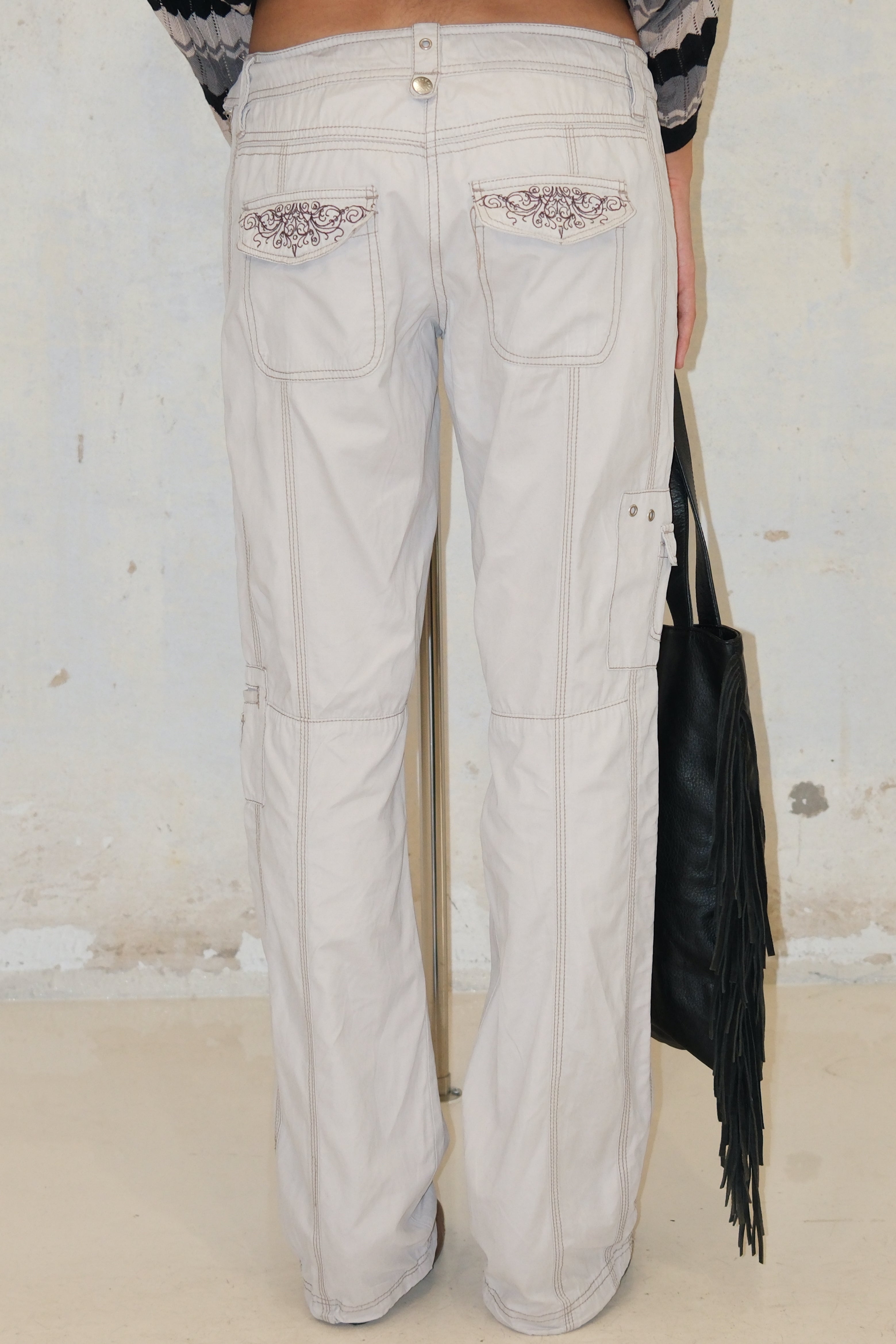 EMBROIDERED PANTS WITH POCKETS 36
