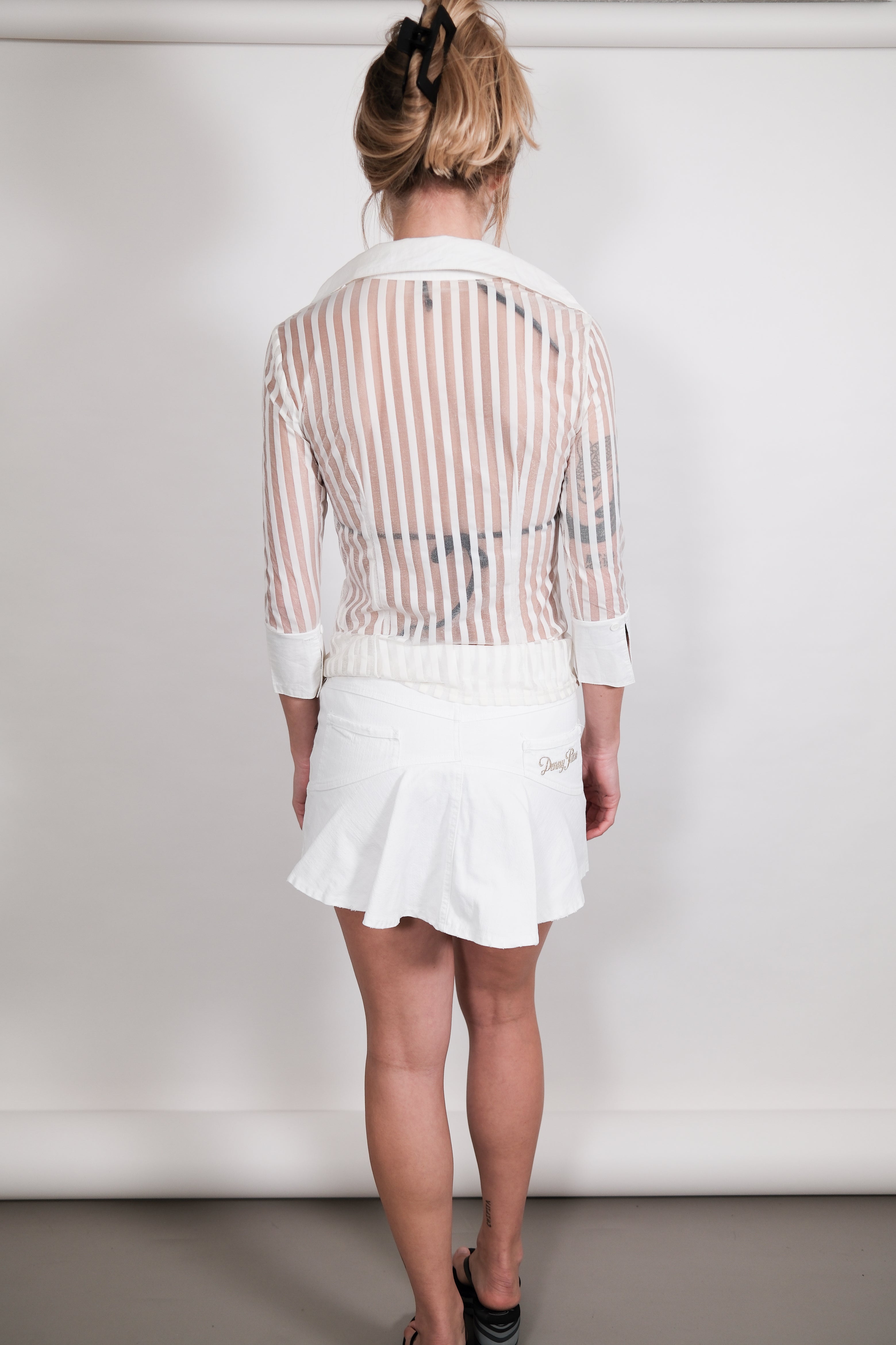 Zipper Sheer and Shiny Top with Floral Details and Pearls