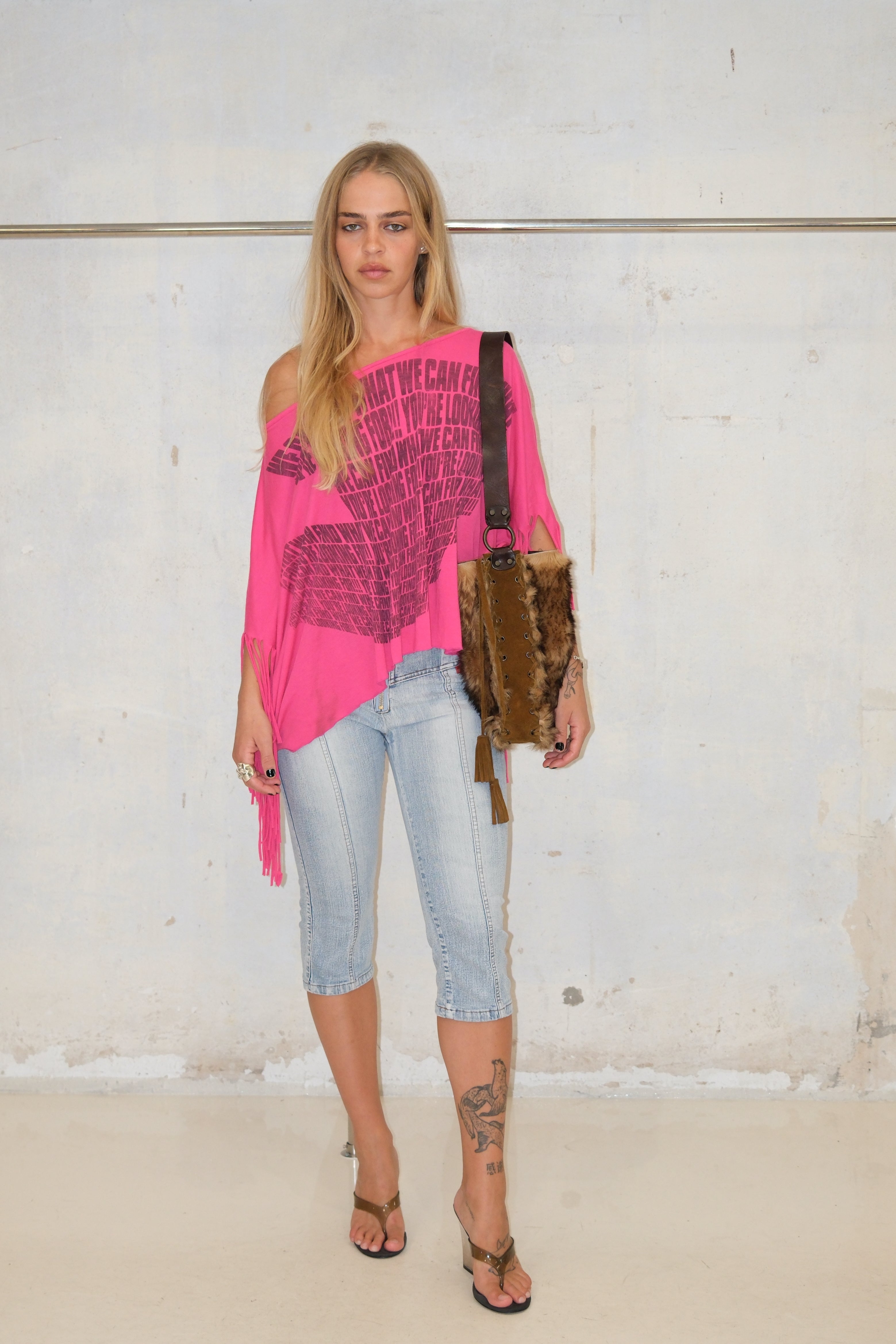 HOT PINK GRAPHIC FRINGE TOP