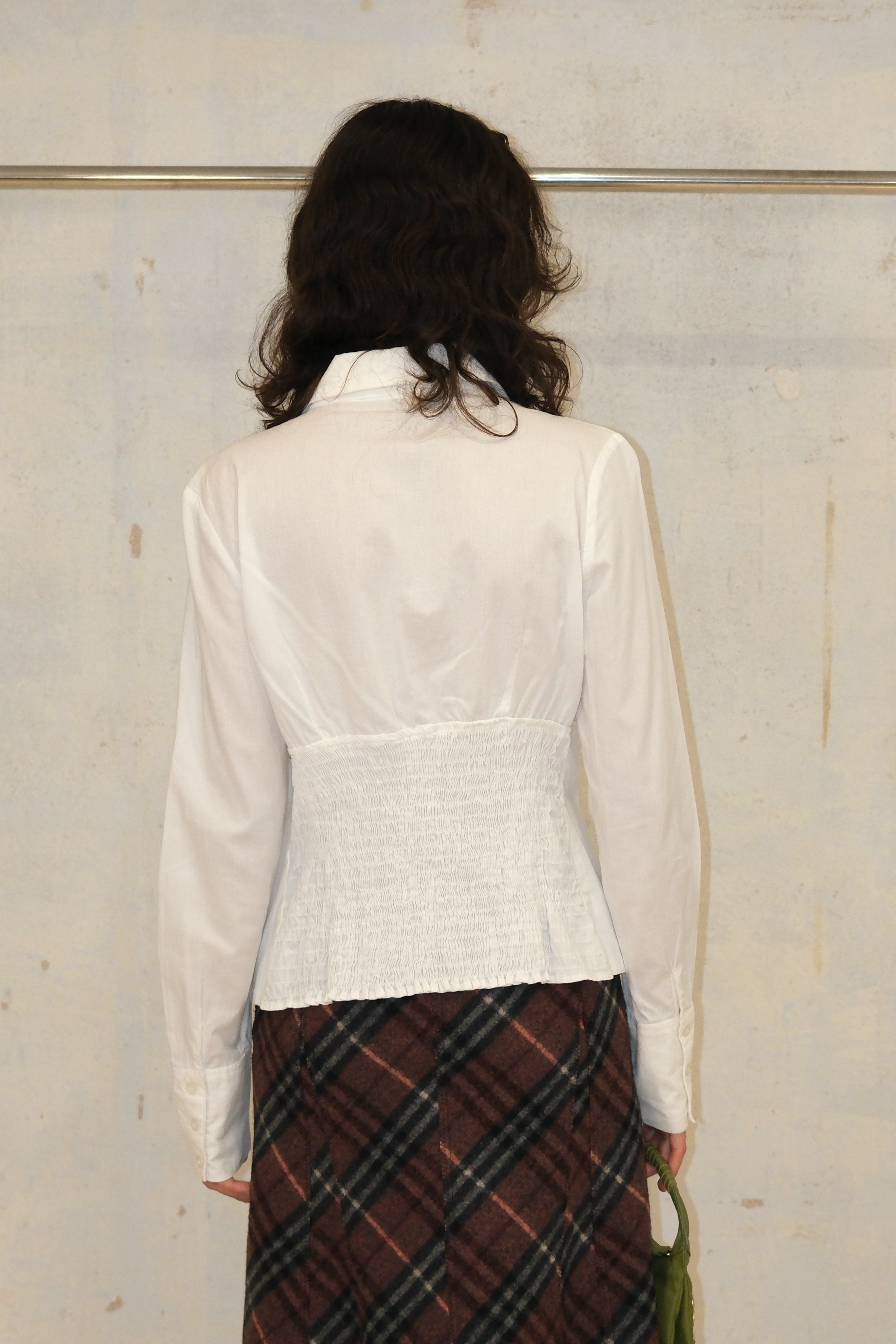 WHITE RUFFLE BUTTON UP TOP