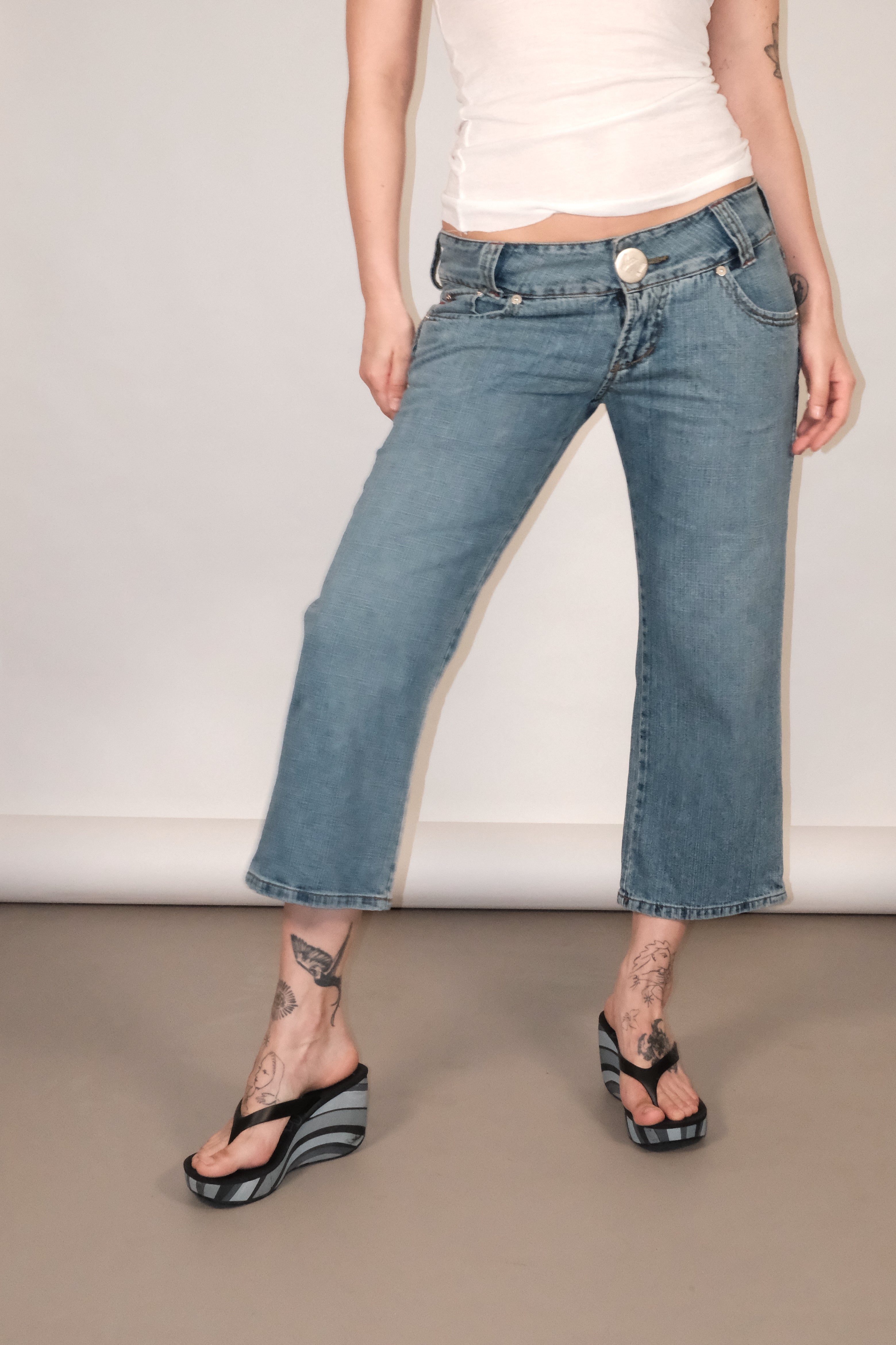Low-Rise Cropped Jeans Size 40-42