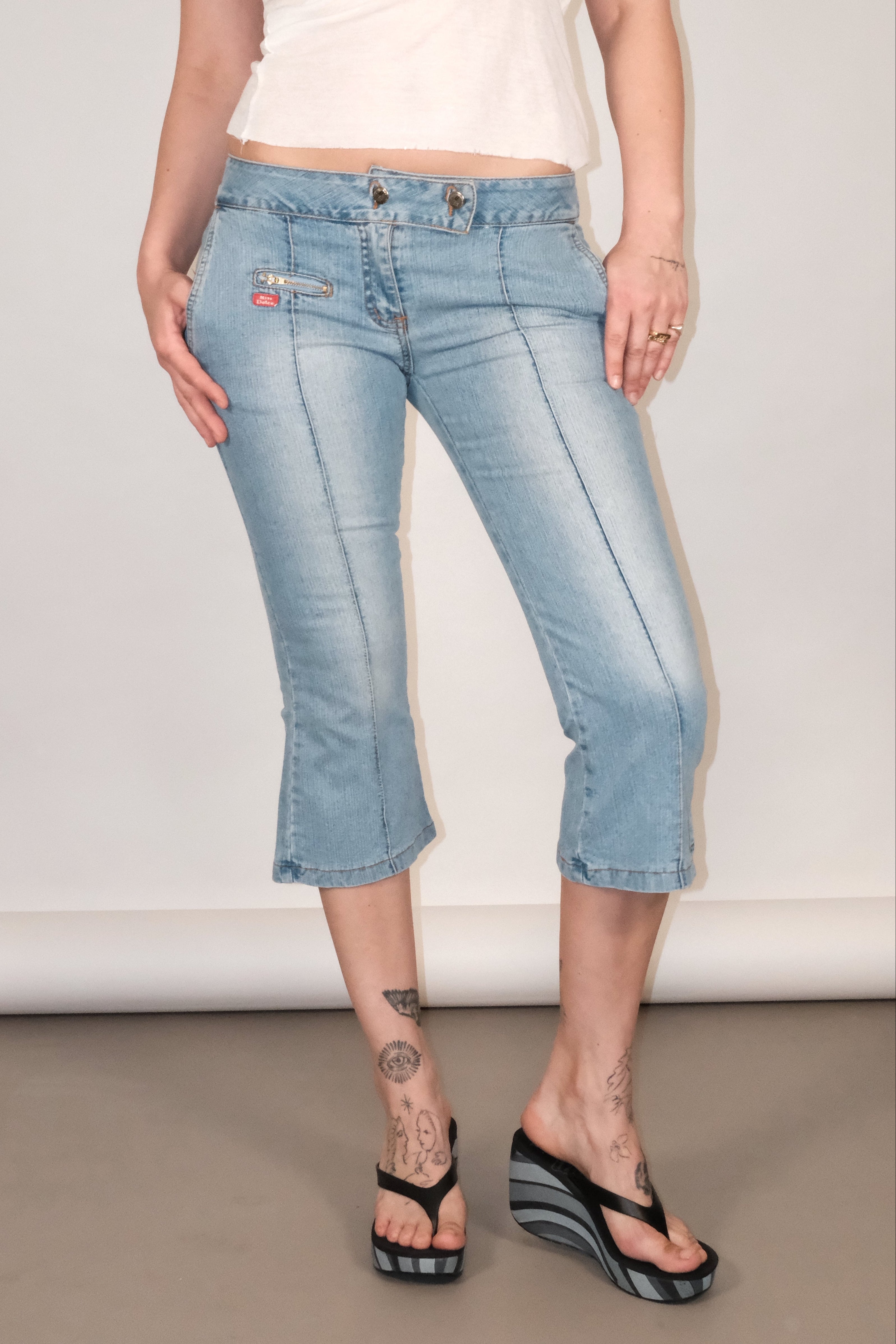 Light-Wash Capri Jeans Size 38