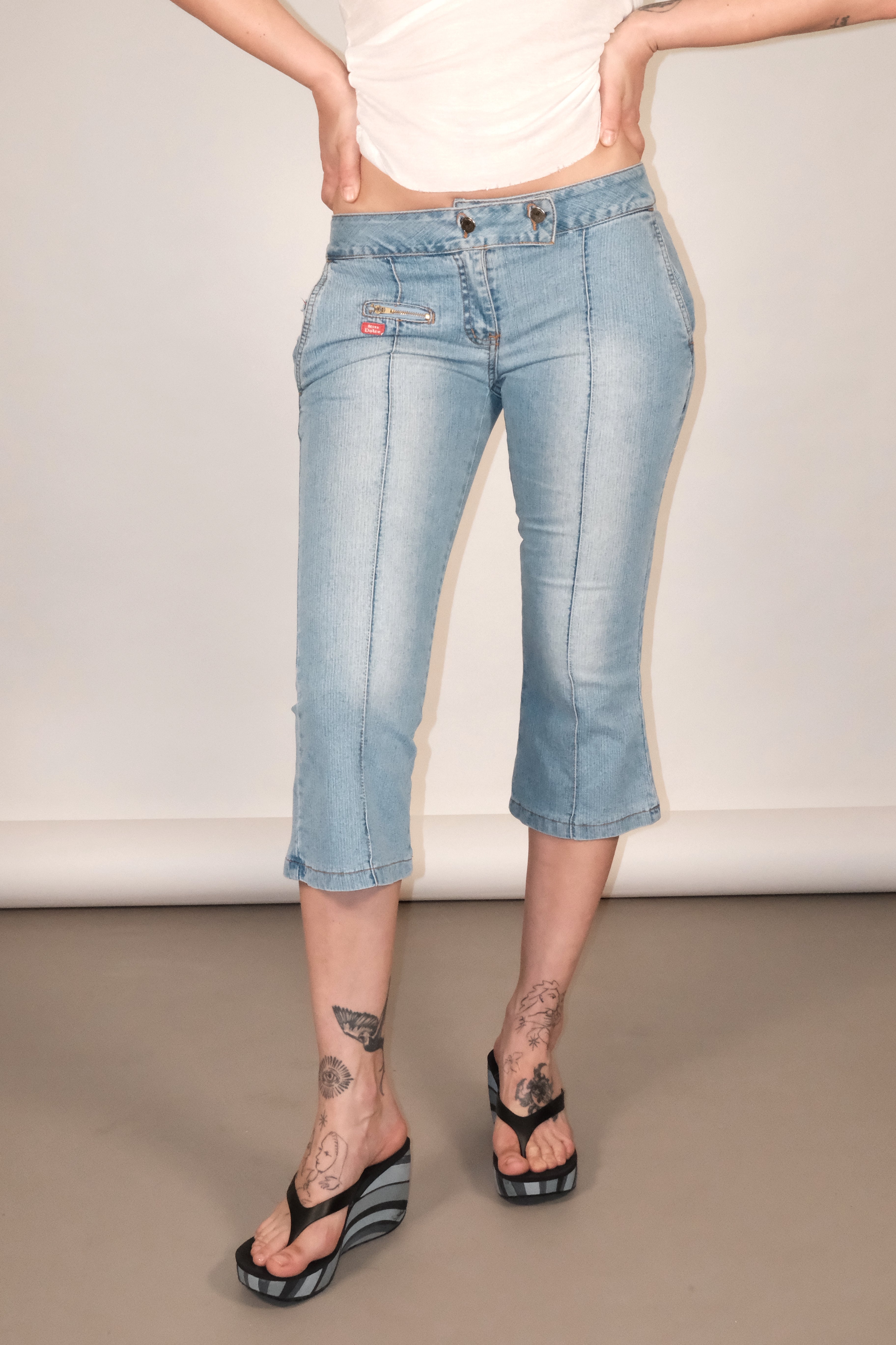 Light-Wash Capri Jeans Size 38