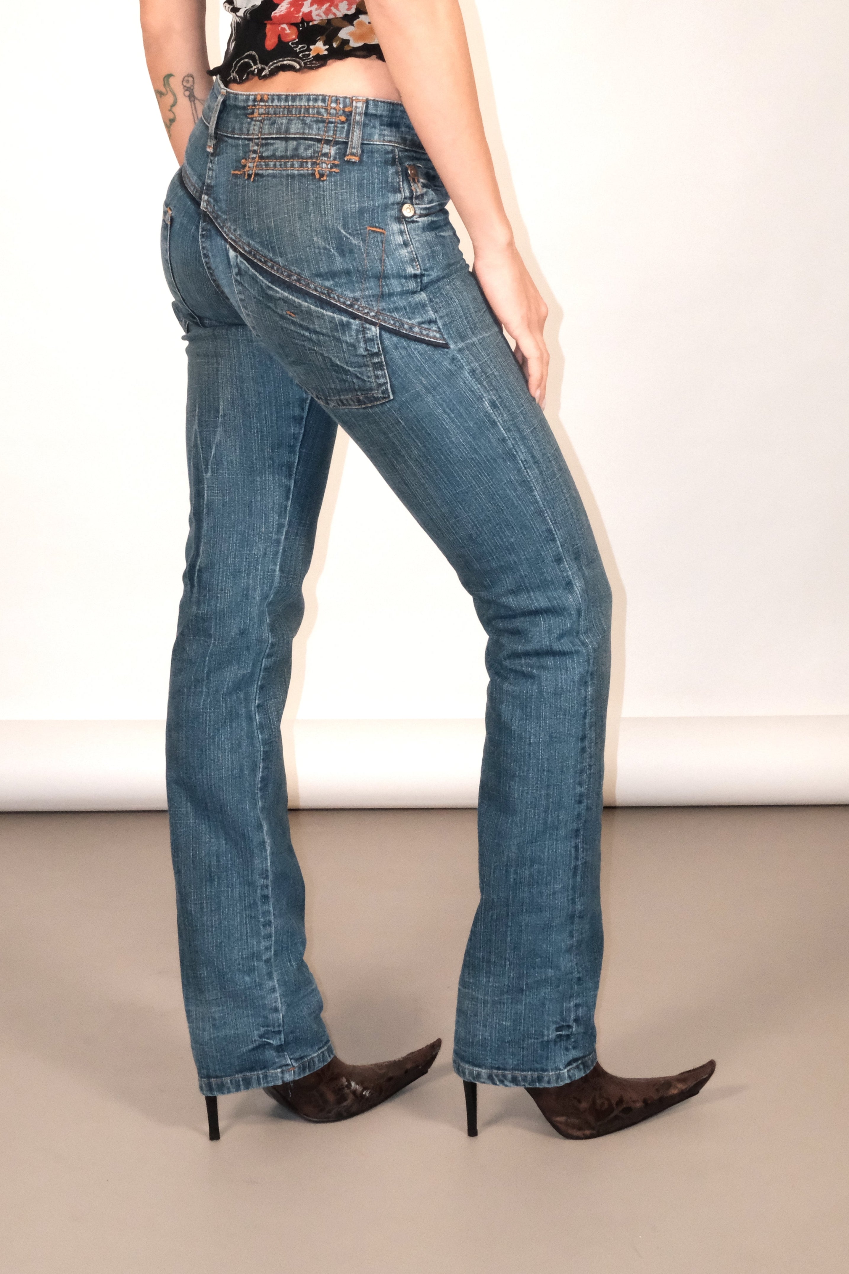 Dark-Wash Jeans with Back Pocket Details Size 36
