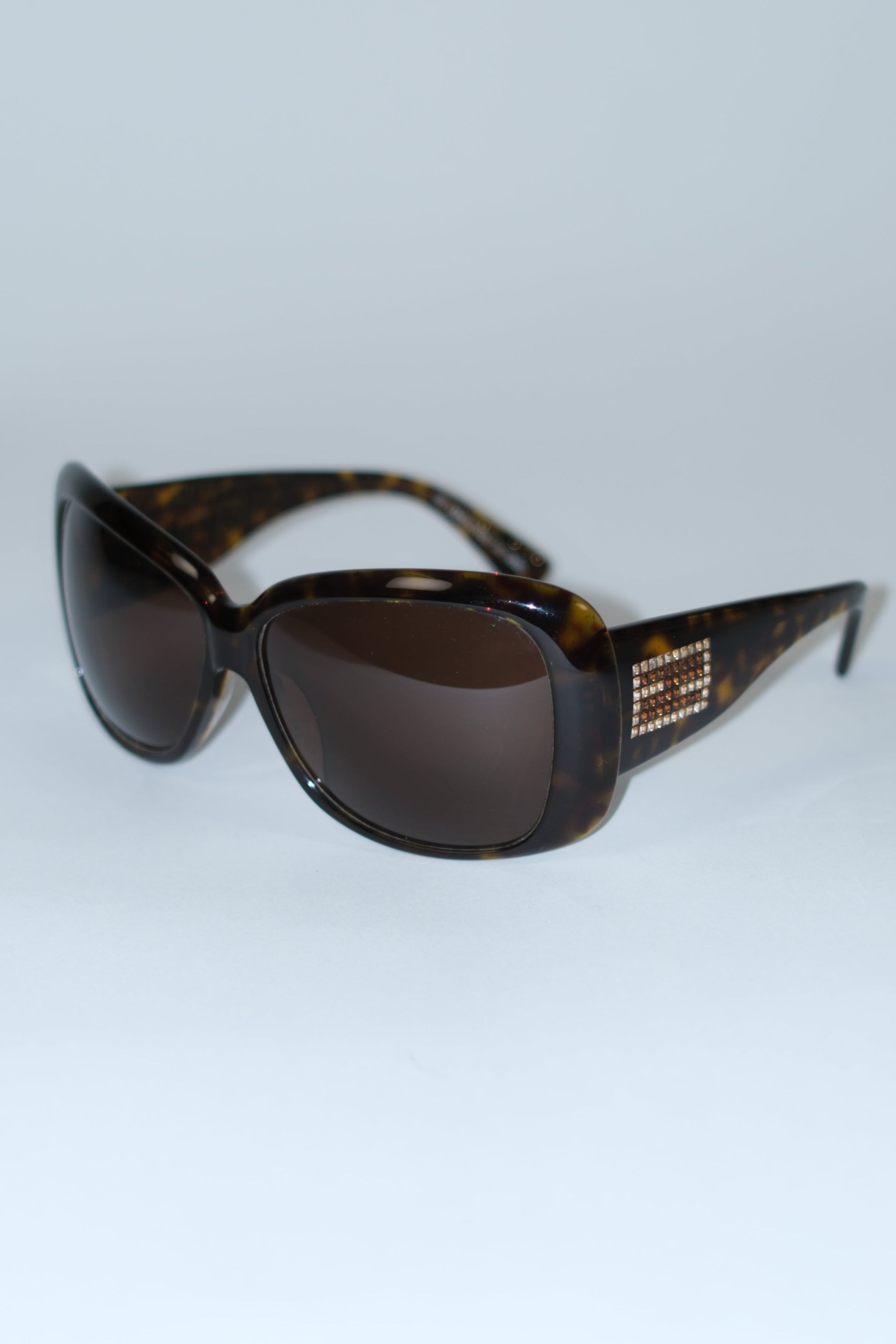 FENDI WIDE TORTOISESHELL SUNGLASSES WITH RHINESTONE F LOGO