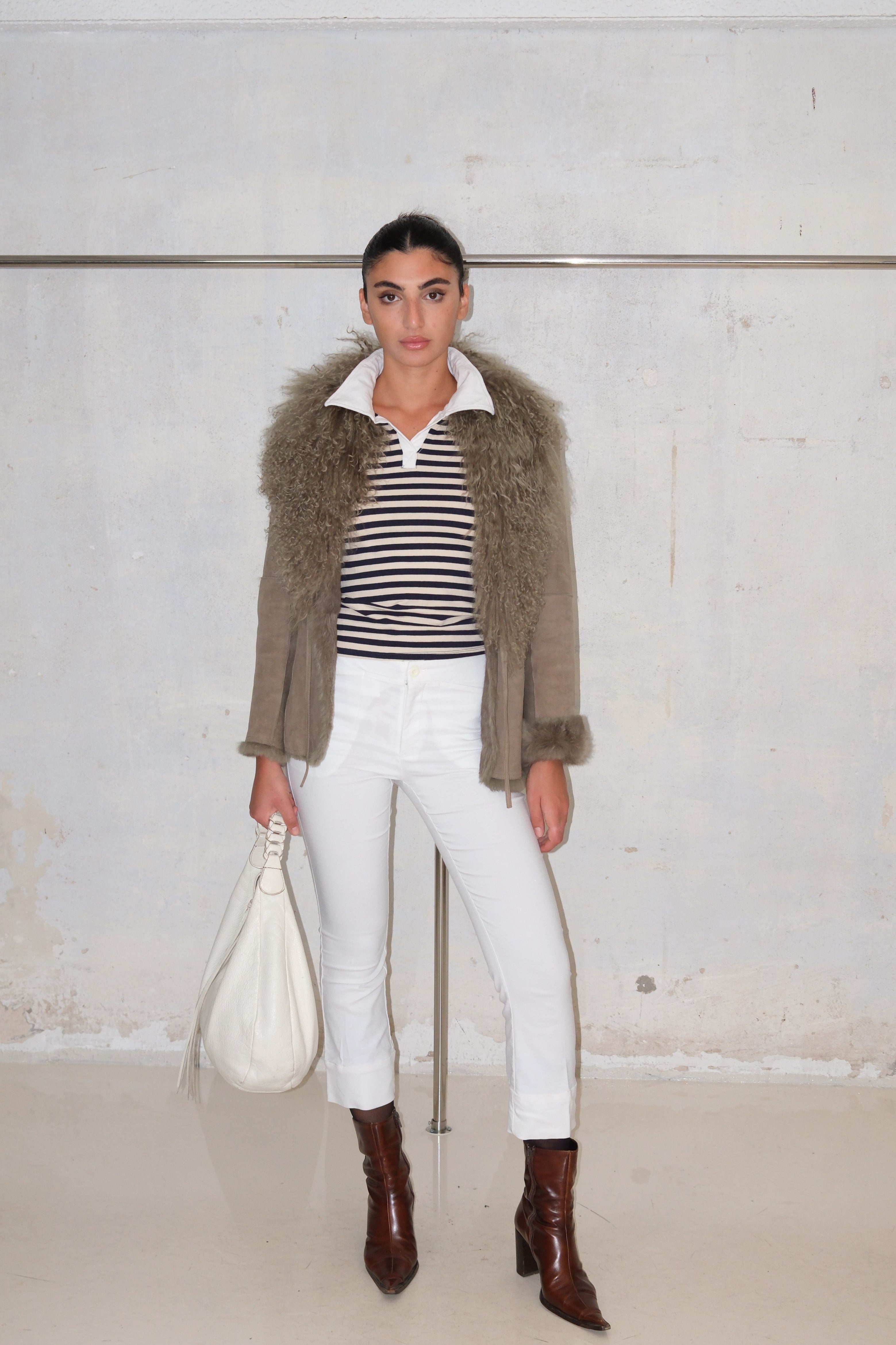 LONG LOW RISE WHITE PANTS WITH POCKETS SIZE 36