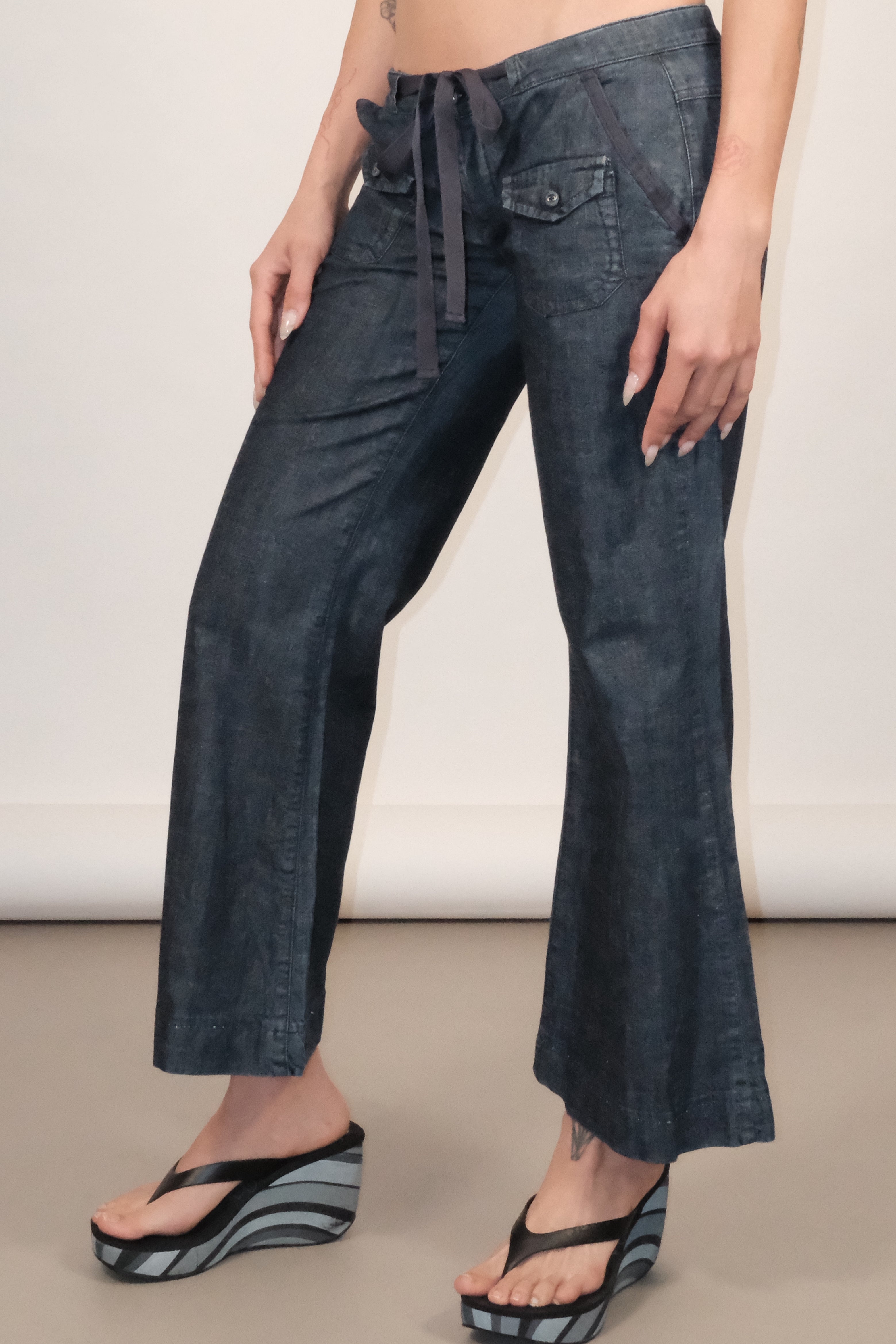 Wide-Leg Denim Pants with Flap Pockets and Waist Tie Size 36