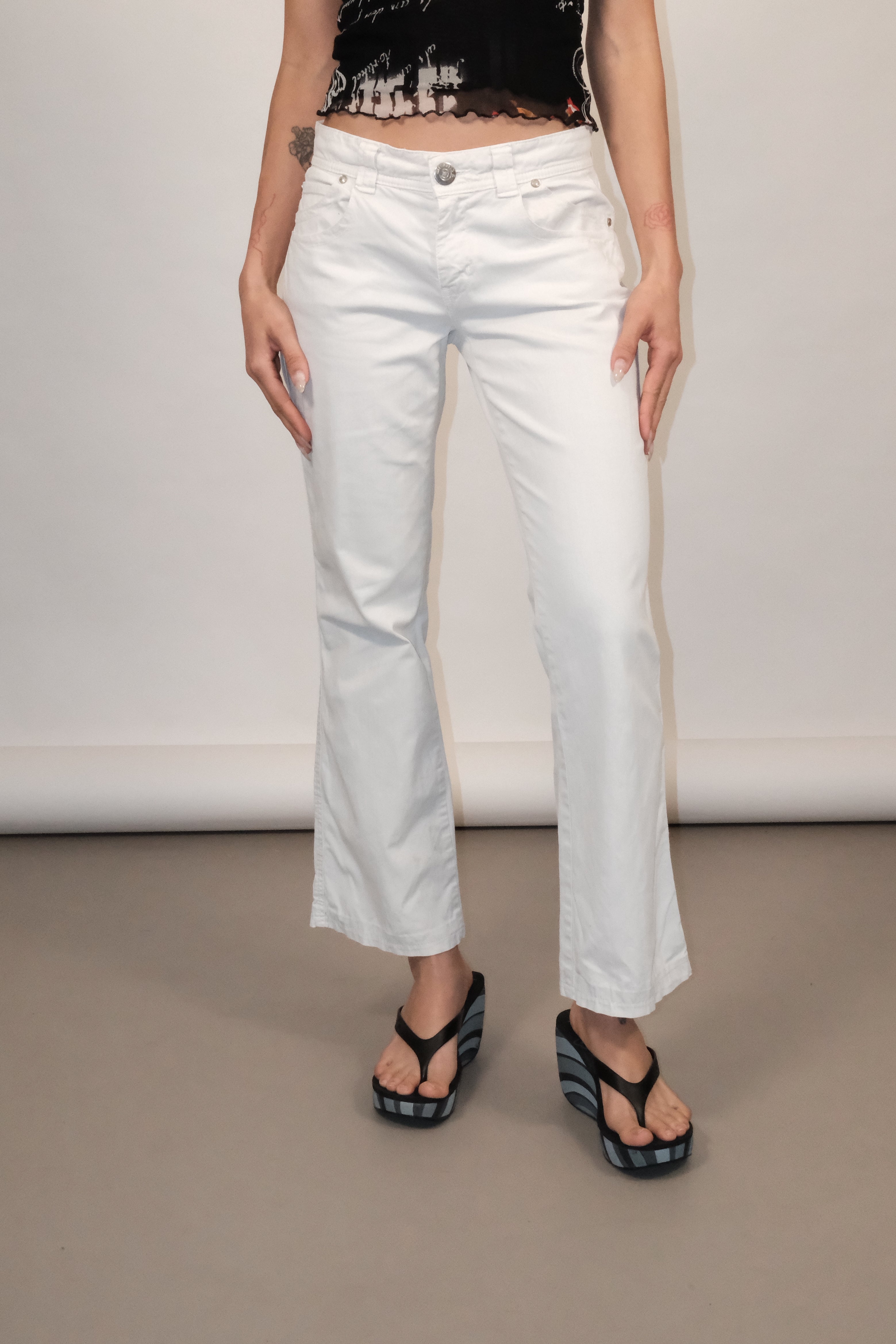 White 7/8 Trousers with Silver Button Size 37-38