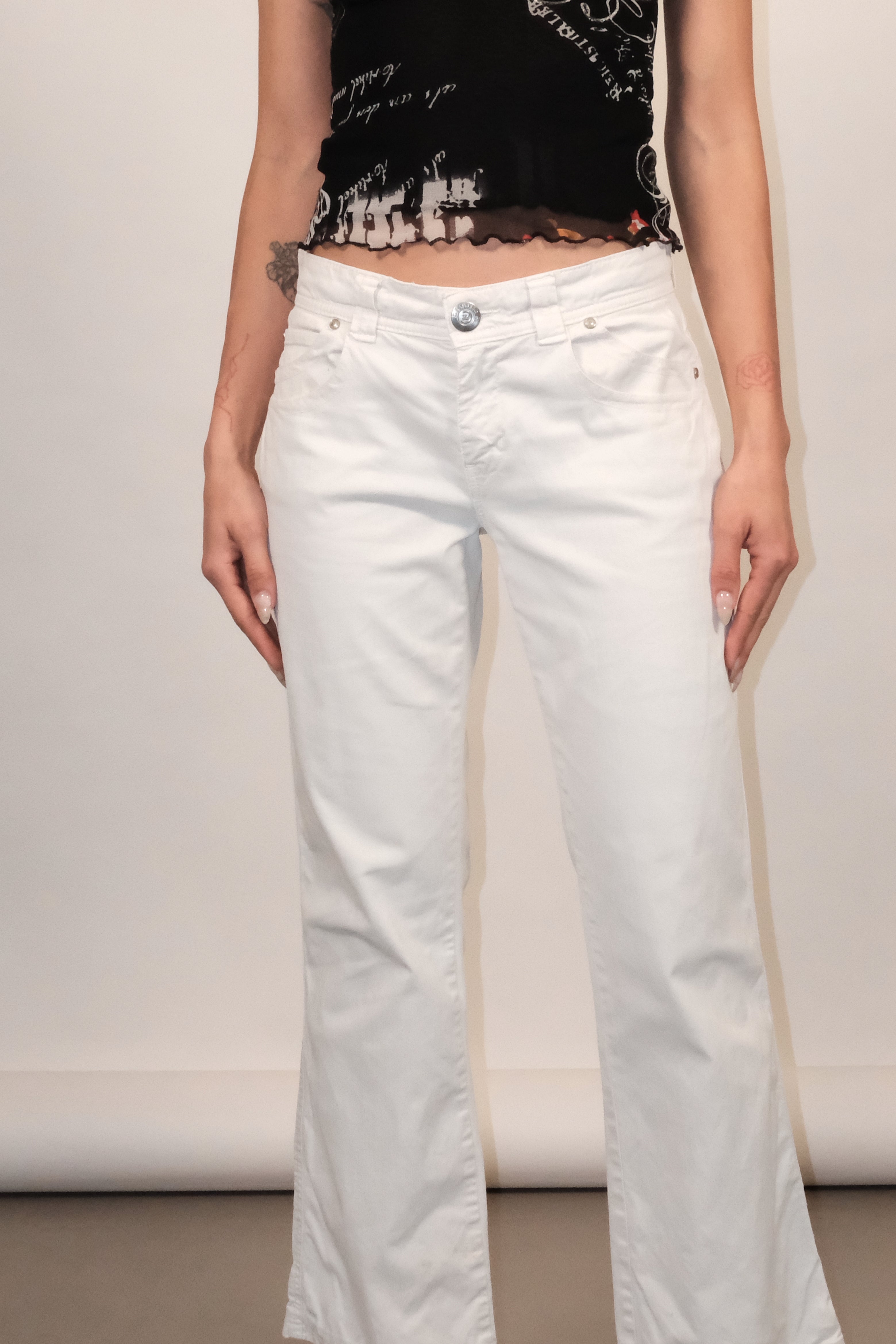 White 7/8 Trousers with Silver Button Size 37-38