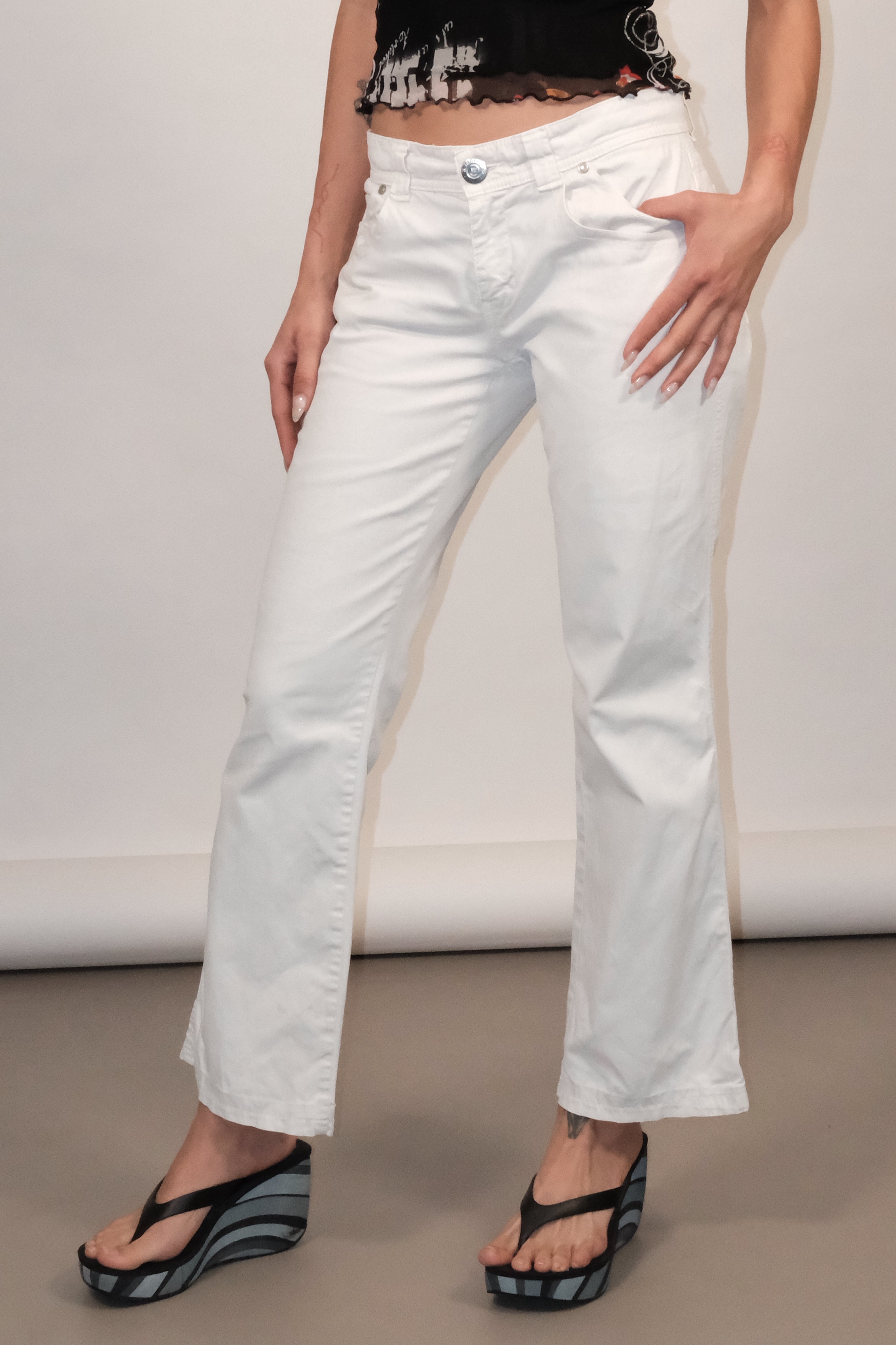 White 7/8 Trousers with Silver Button Size 37-38