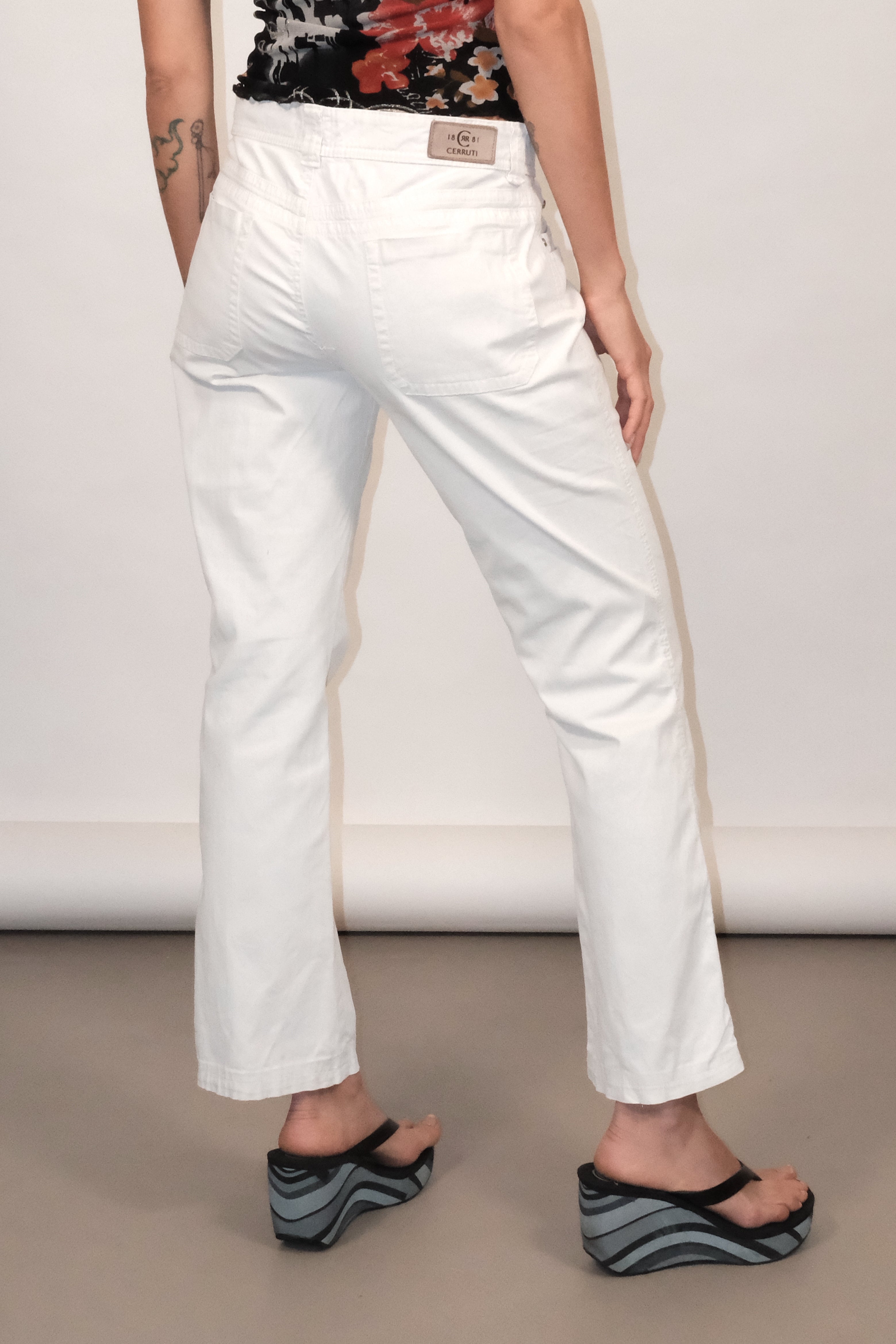 White 7/8 Trousers with Silver Button Size 37-38