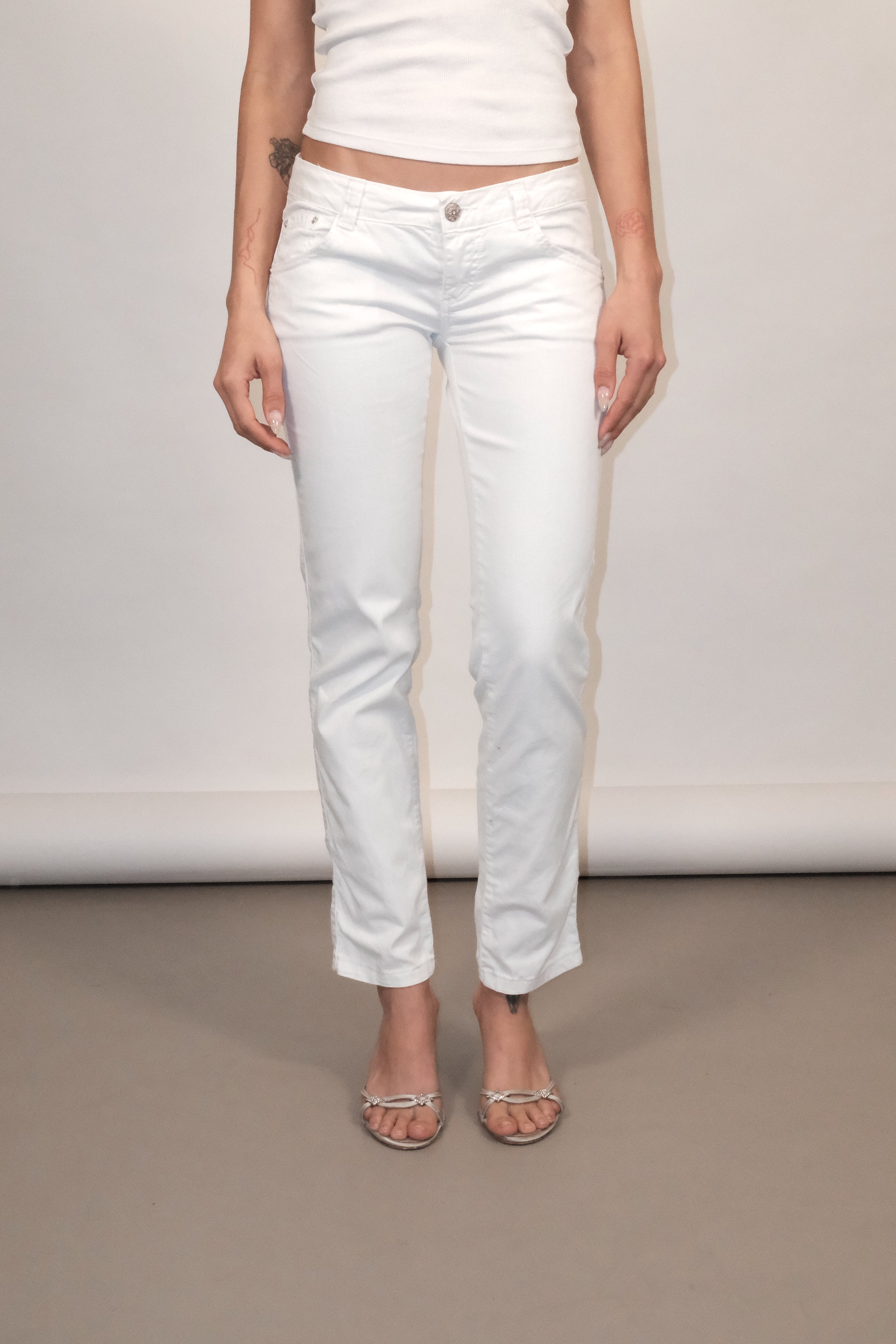 Denny Rose White Low-Rise Jeans Size 36