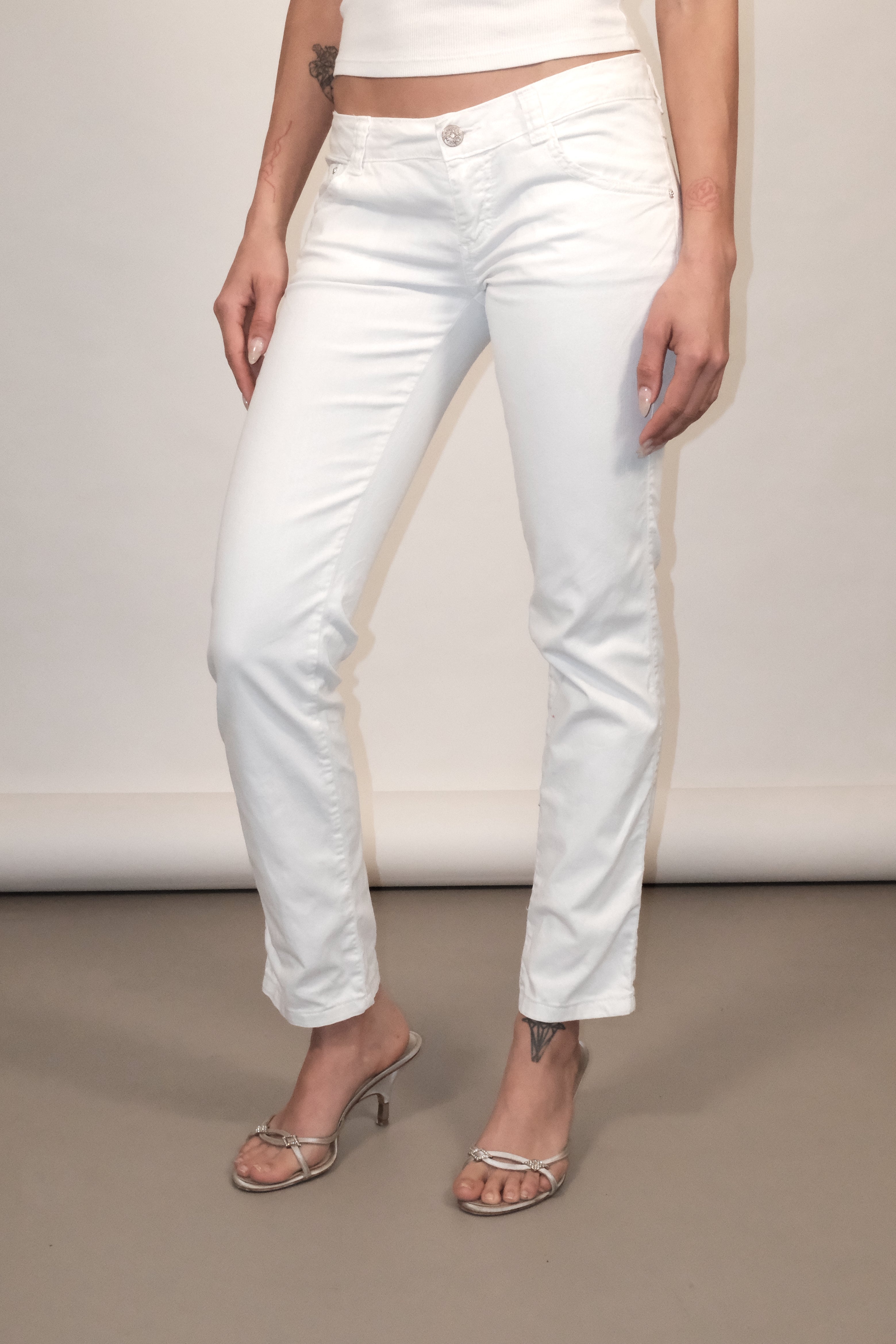 Denny Rose White Low-Rise Jeans Size 36