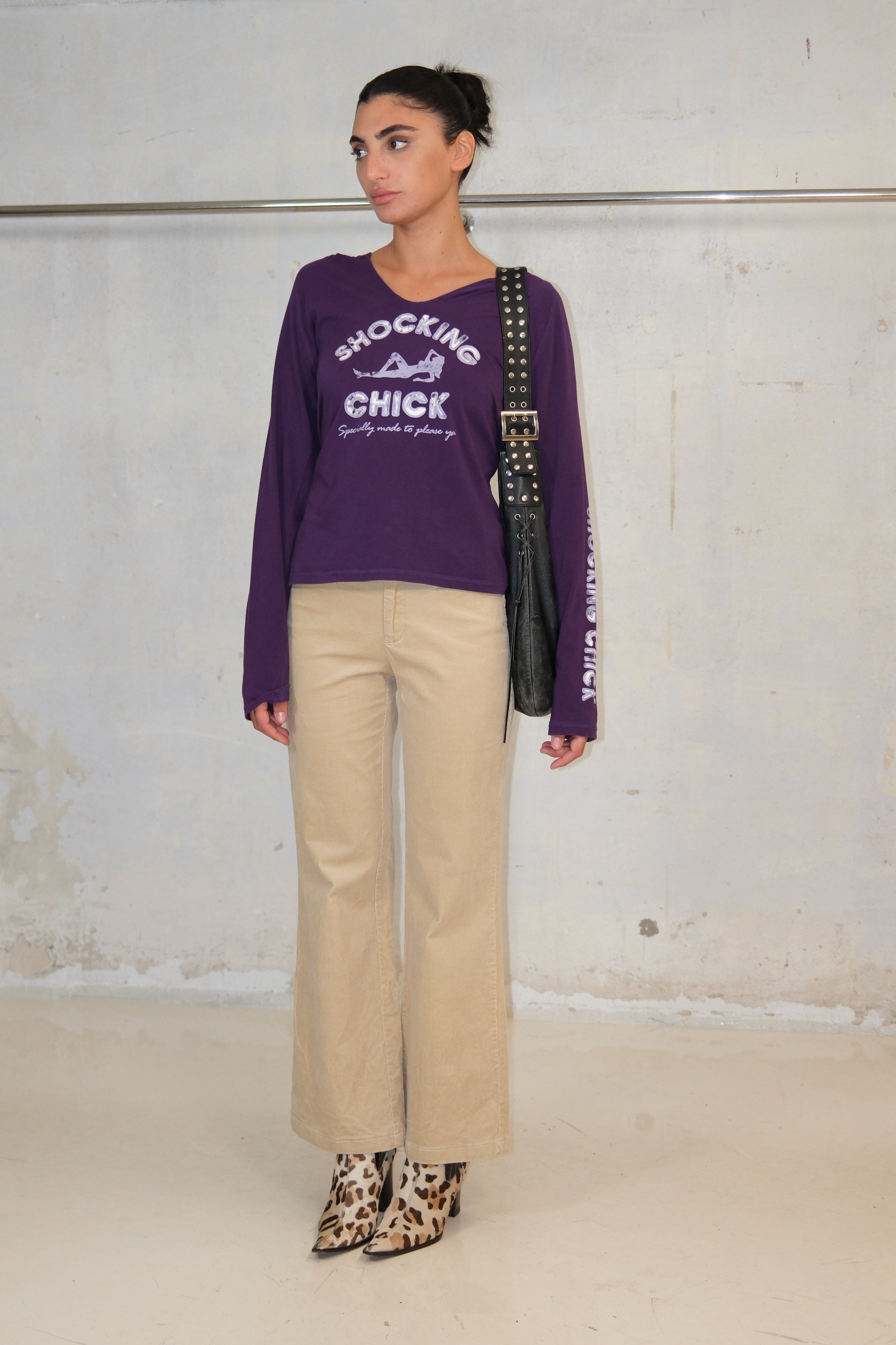 ‘SHOCKING CHIC׳ PURPLE GRAPHIC HOODIE TOP