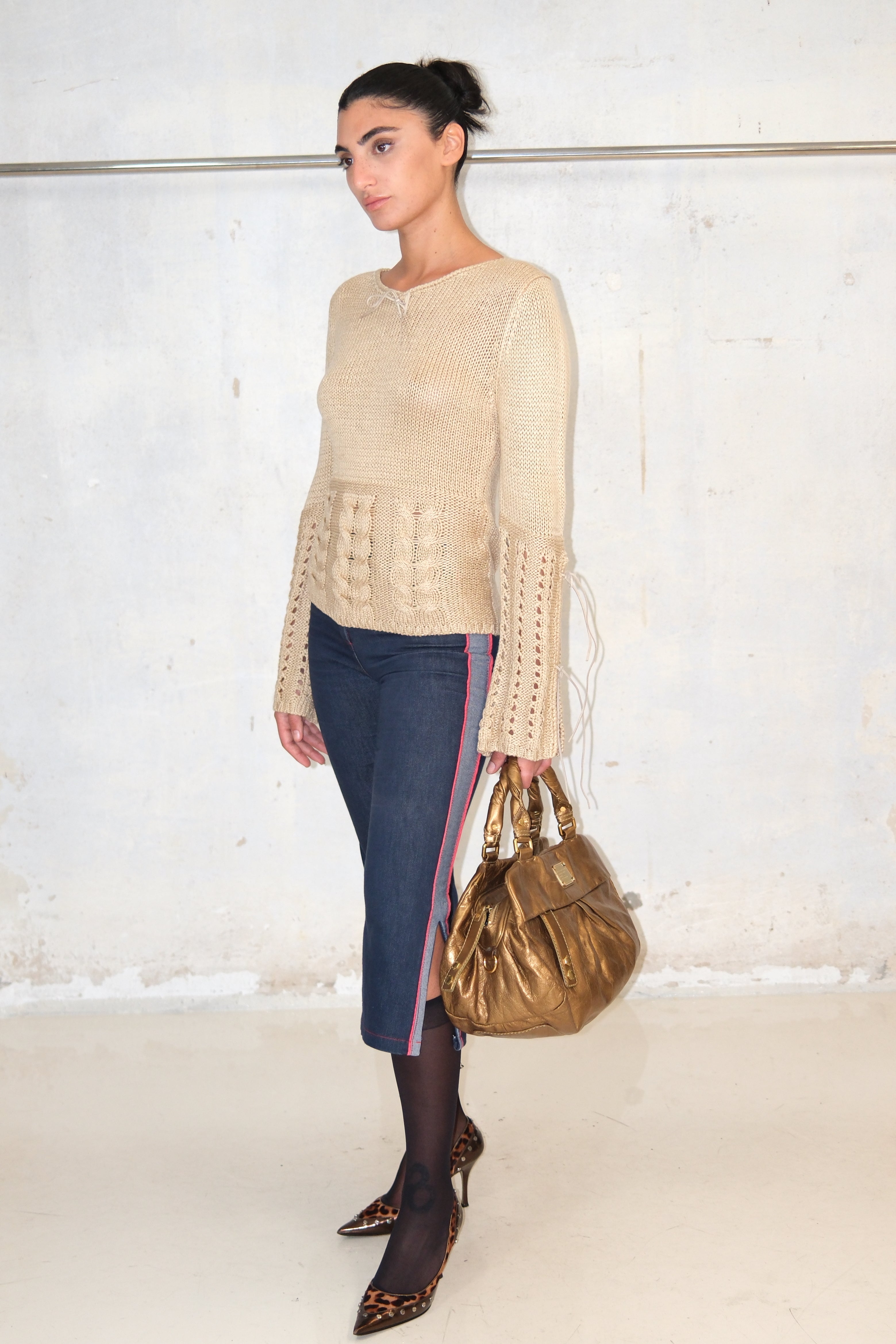 RED STITCH LOW RISE CAPRI JEANS 36