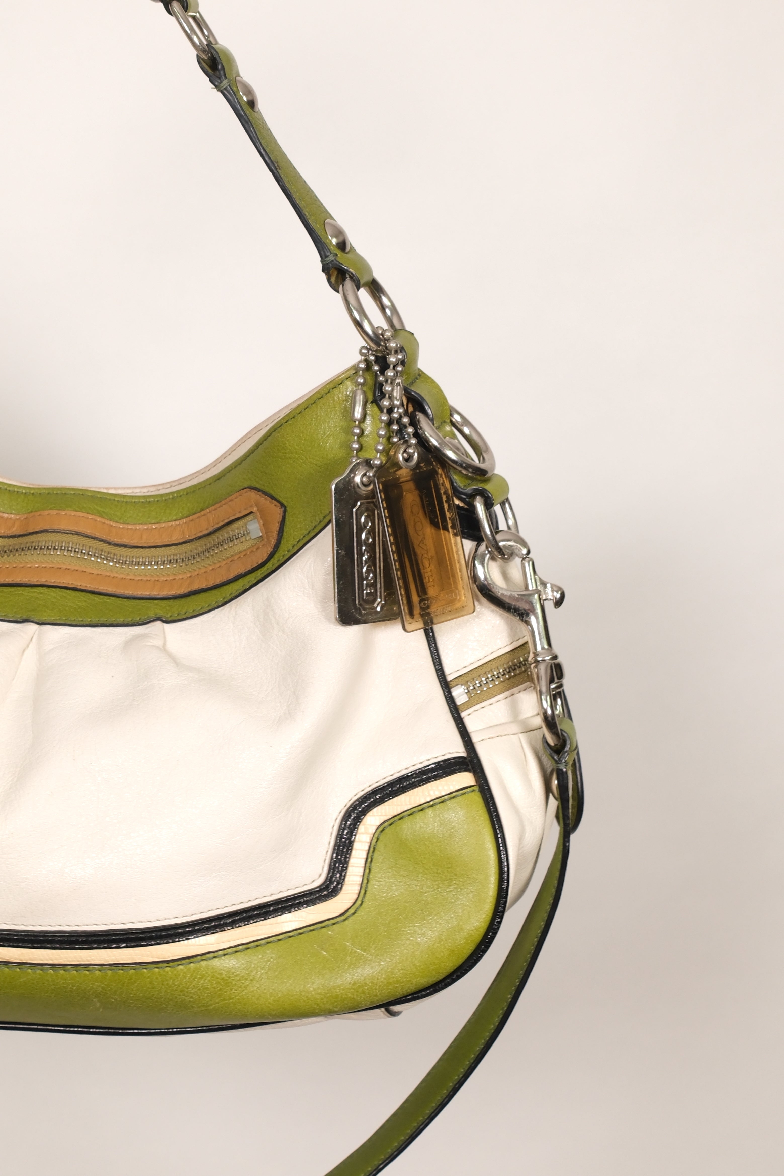 Coach White And Green Leather Shoulder bag
