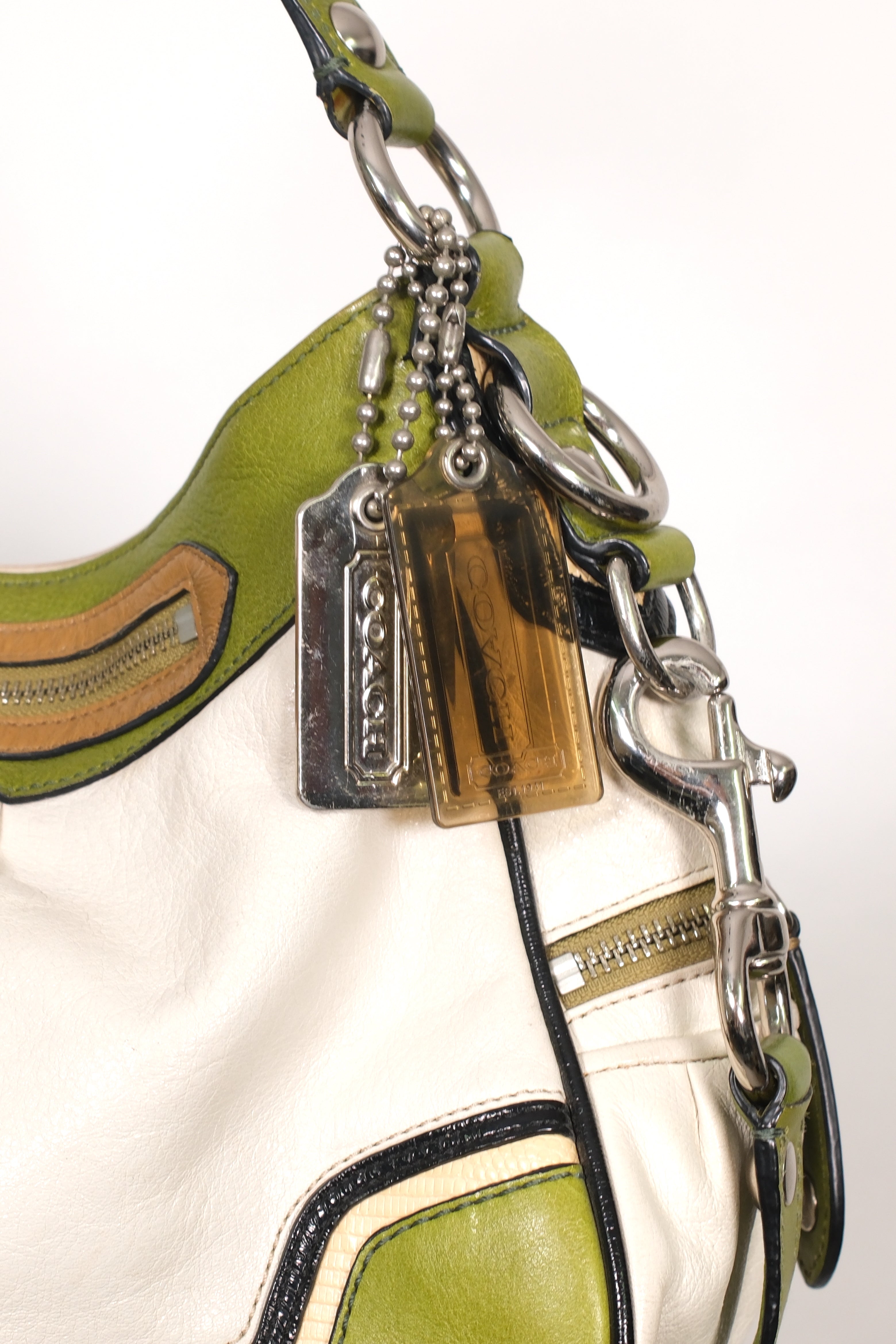 Coach White And Green Leather Shoulder bag