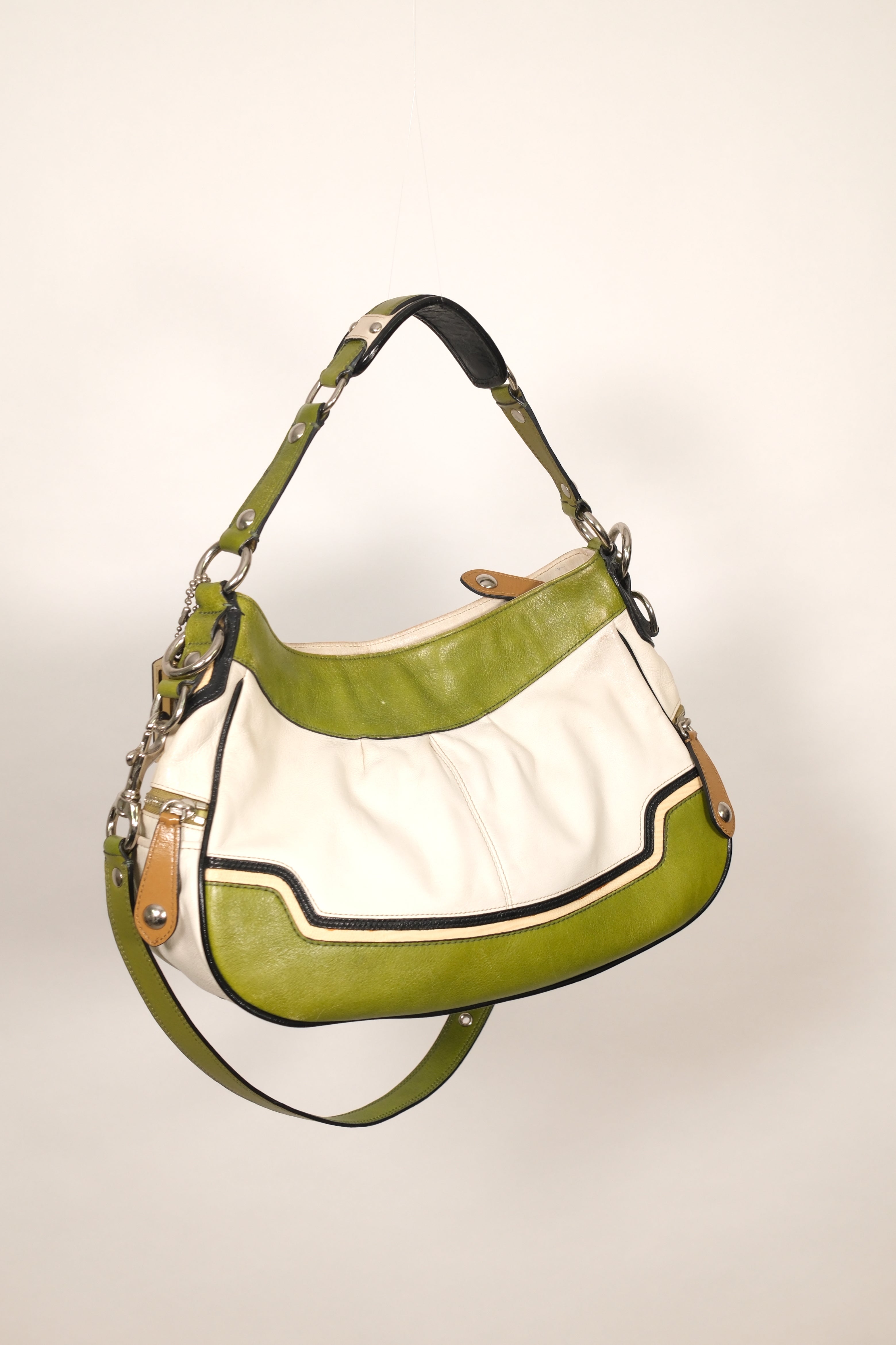 Coach White And Green Leather Shoulder bag