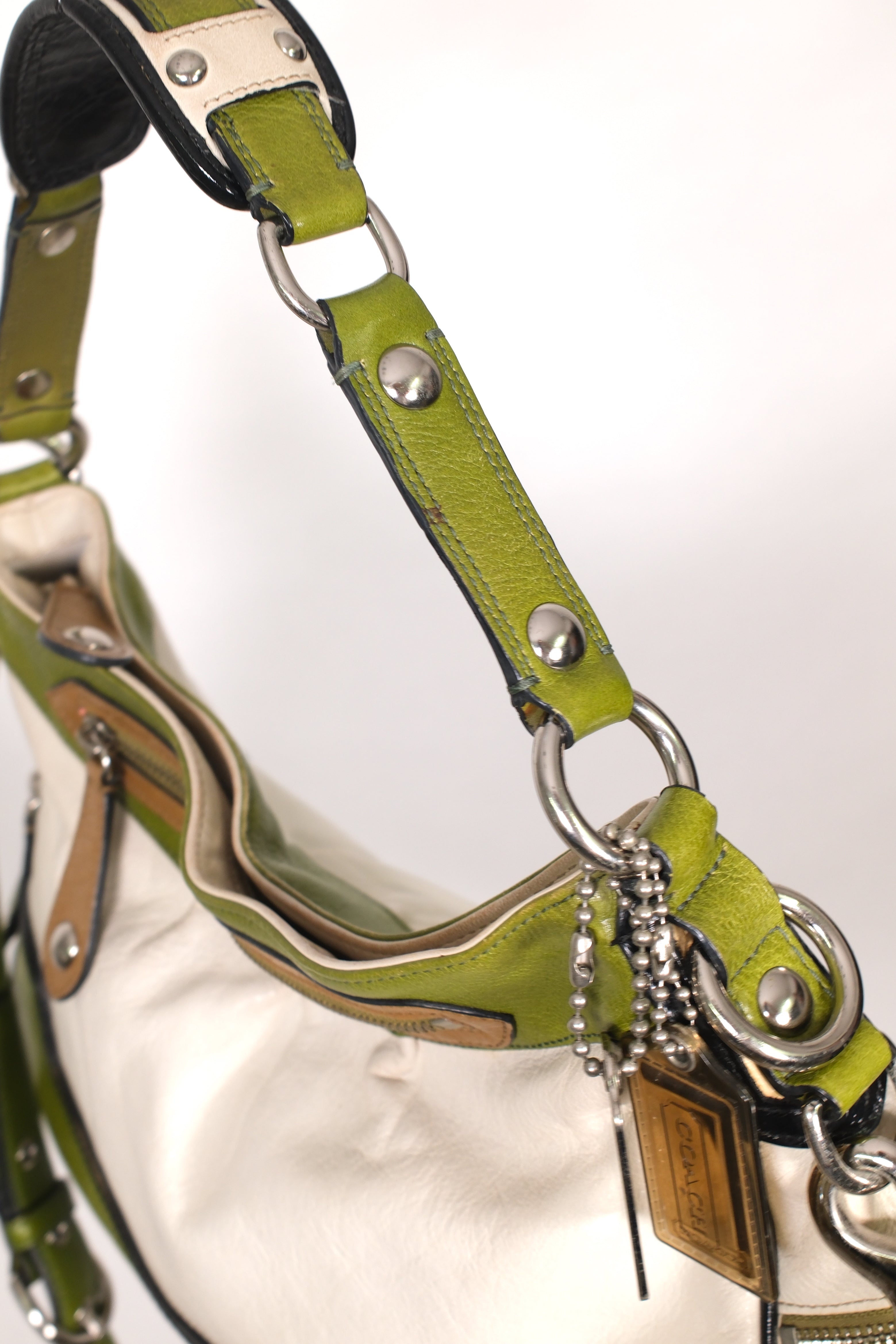 Coach White And Green Leather Shoulder bag