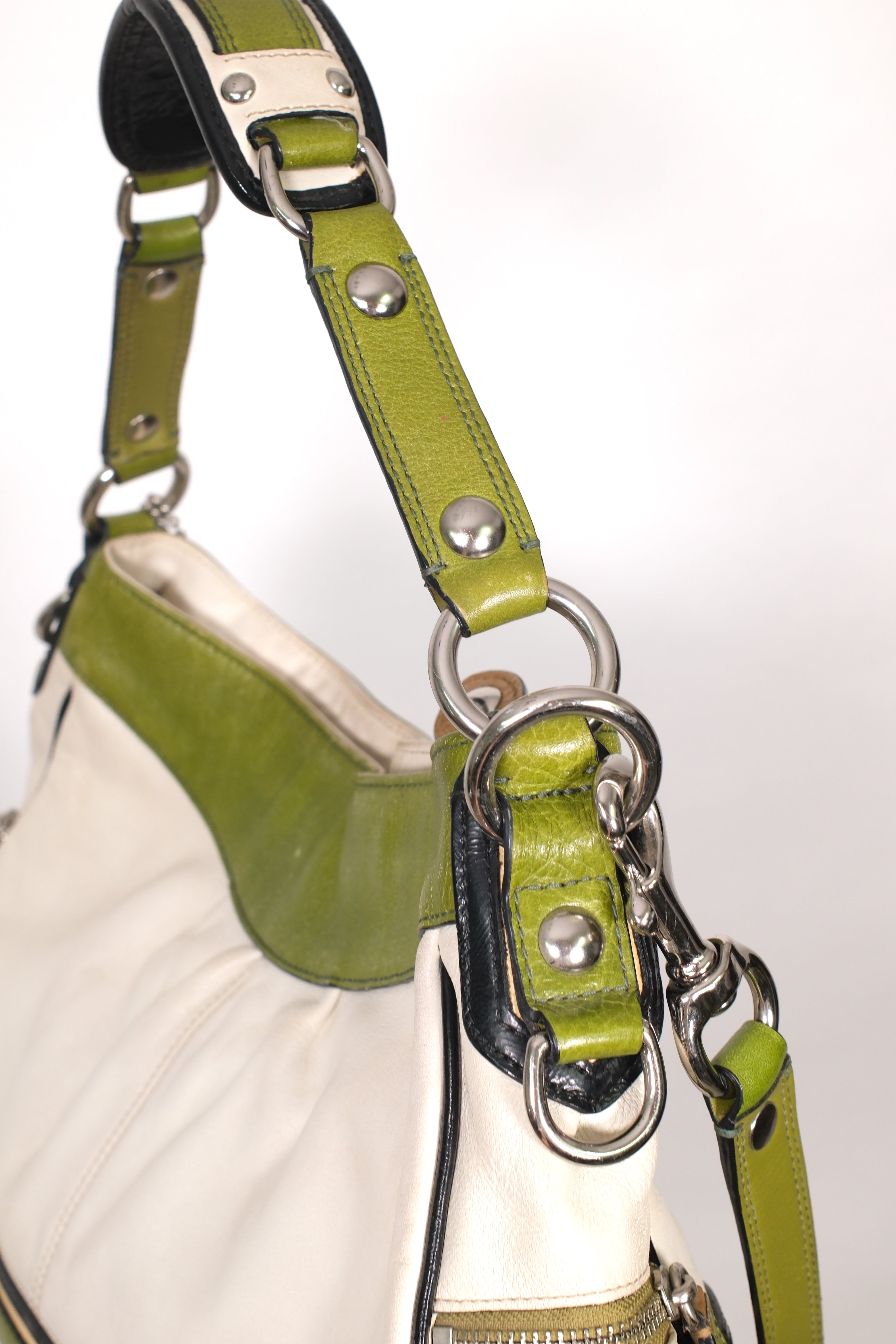 Coach White And Green Leather Shoulder bag