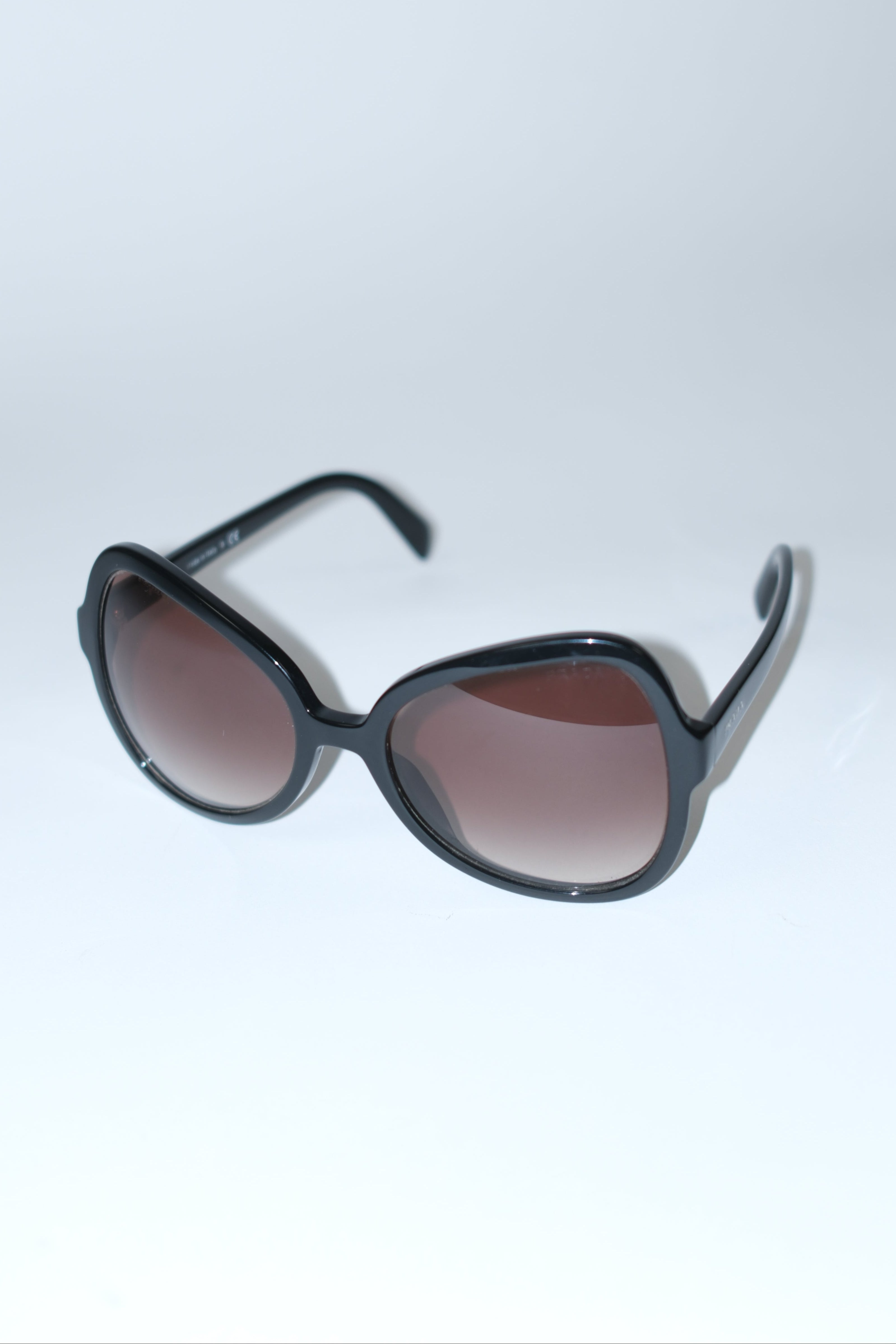 PRADA CLASSIC STYLE BLACK SUNGLASSES WITH SIDE LOGO