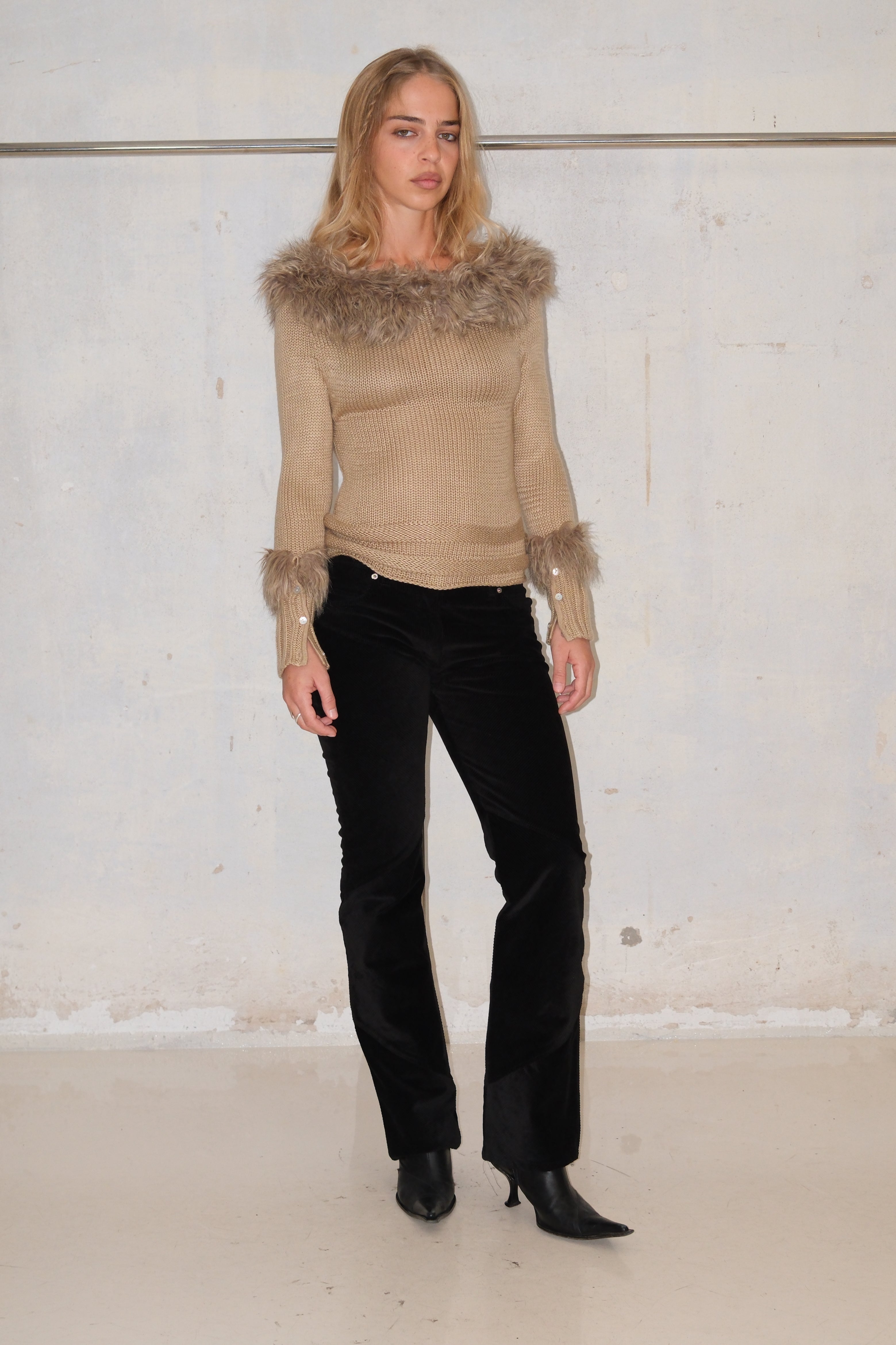 FAUX FUR DETAIL OFF SHOULDER SWEATER