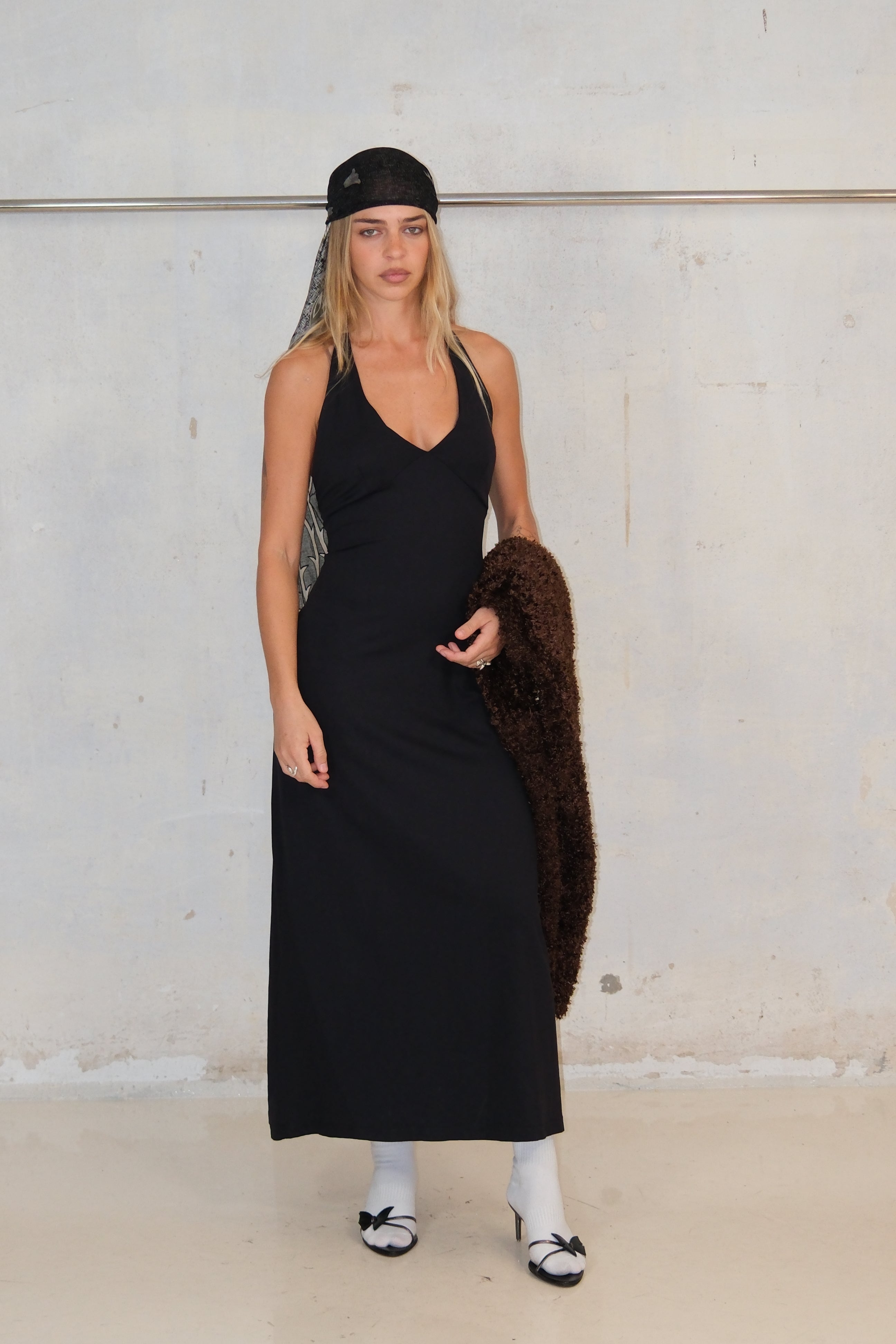 BLACK CLASSIC MAXI HALTER DRESS