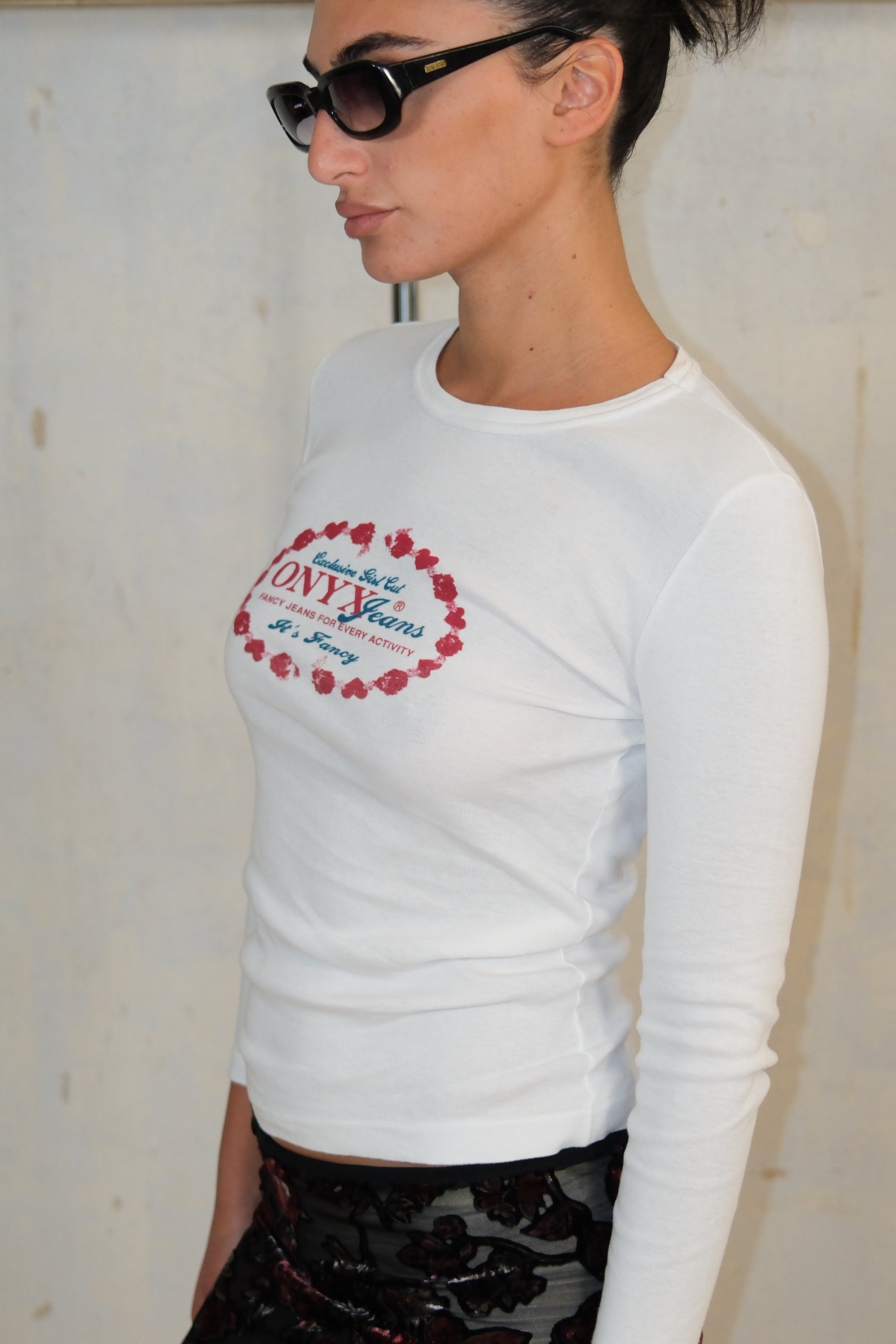 ONYX JEANS GRAPHIC CUTE TOP