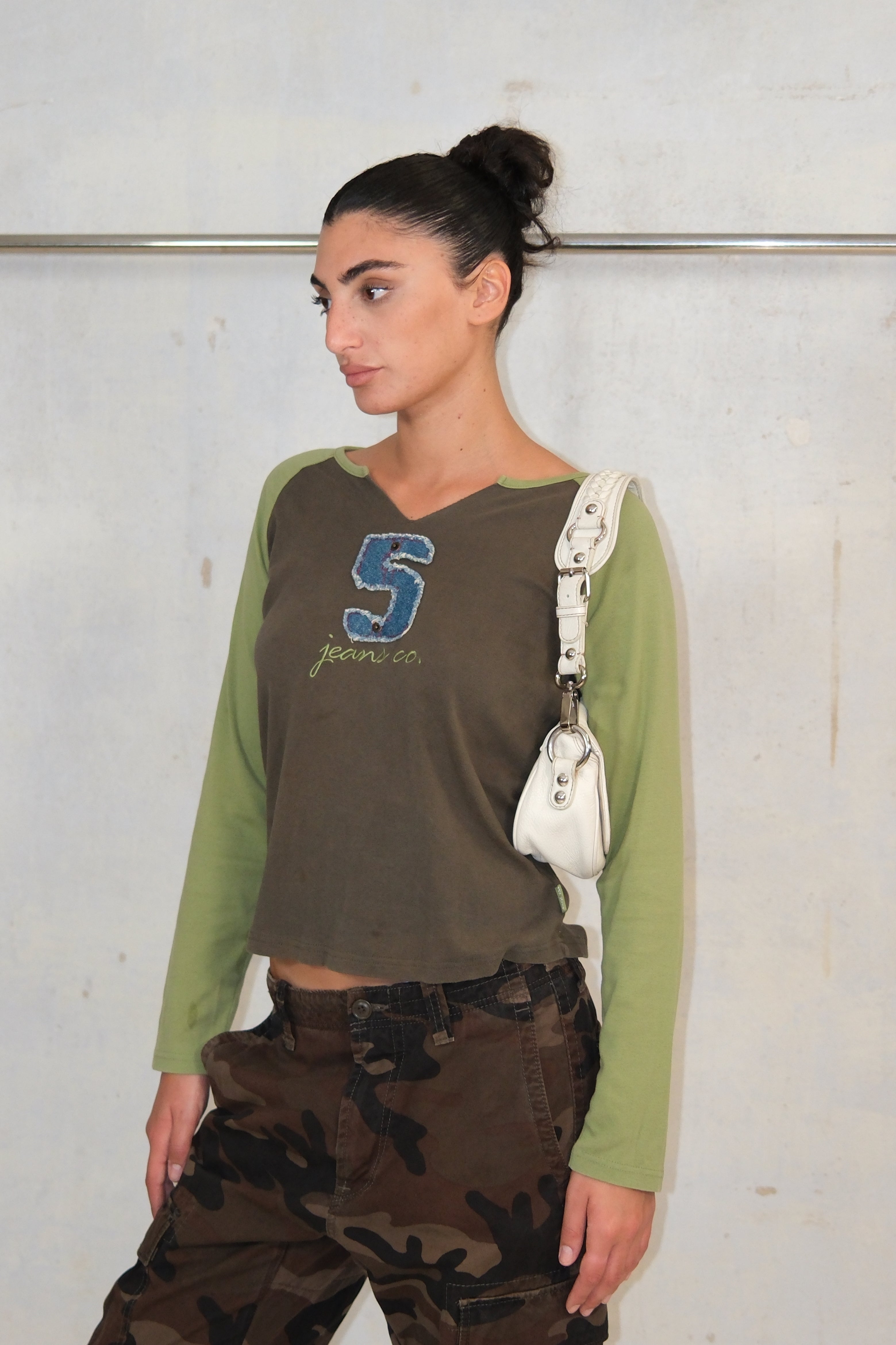 TWO TONE GREEN GRAPHIC TOP