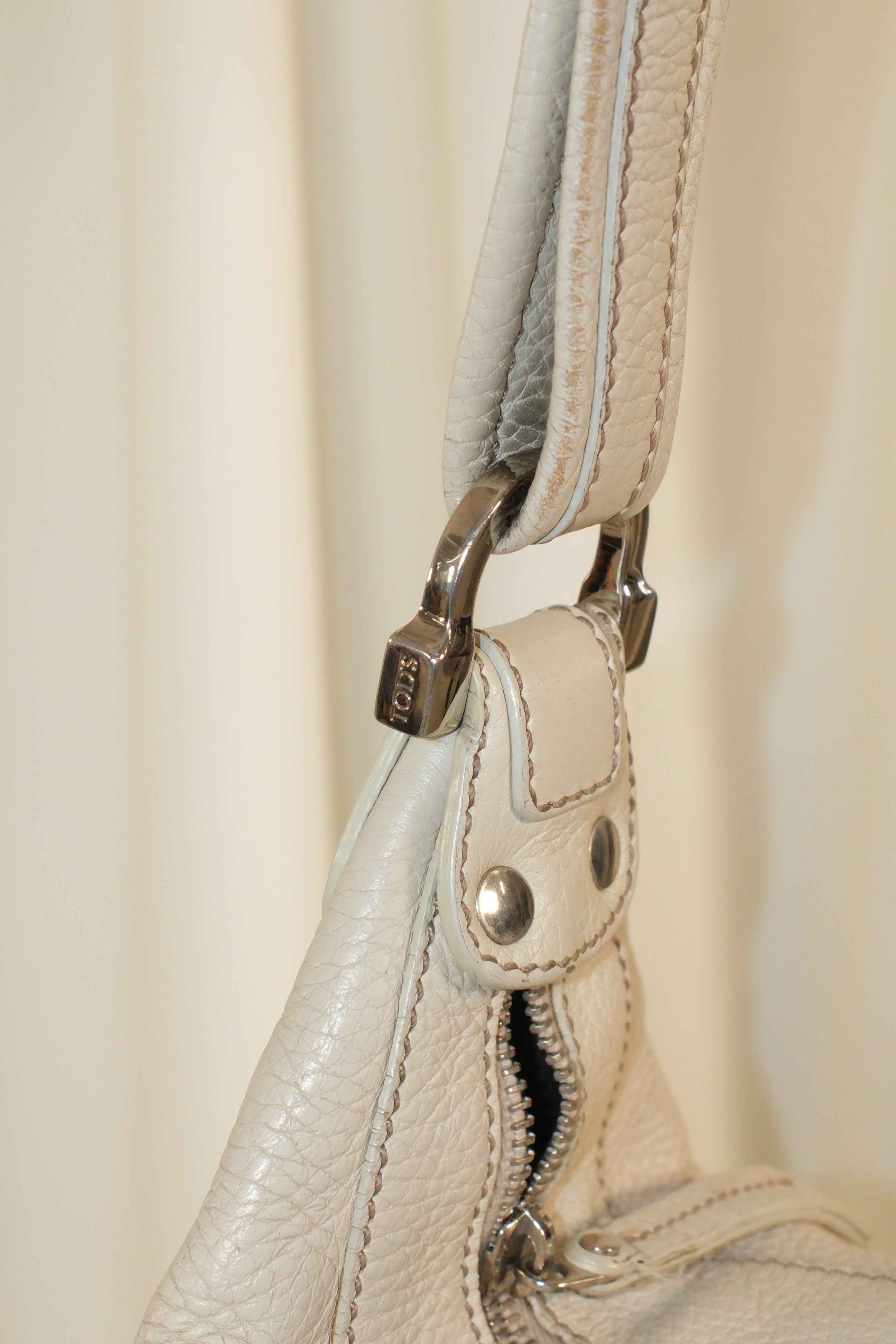 Tod’s Small Sporty Cream Leather Bag