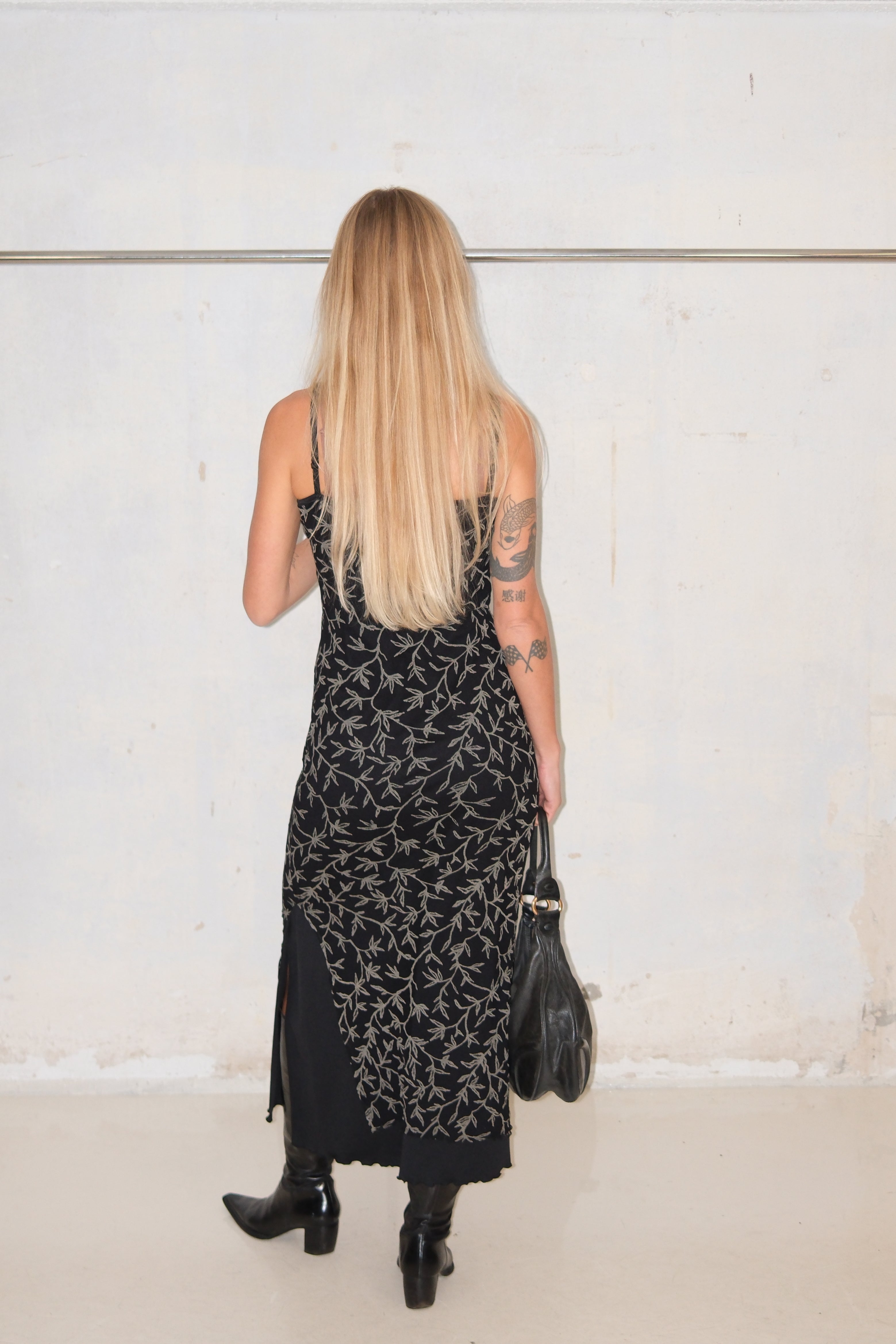 BLACK FLORAL SLIT DRESS