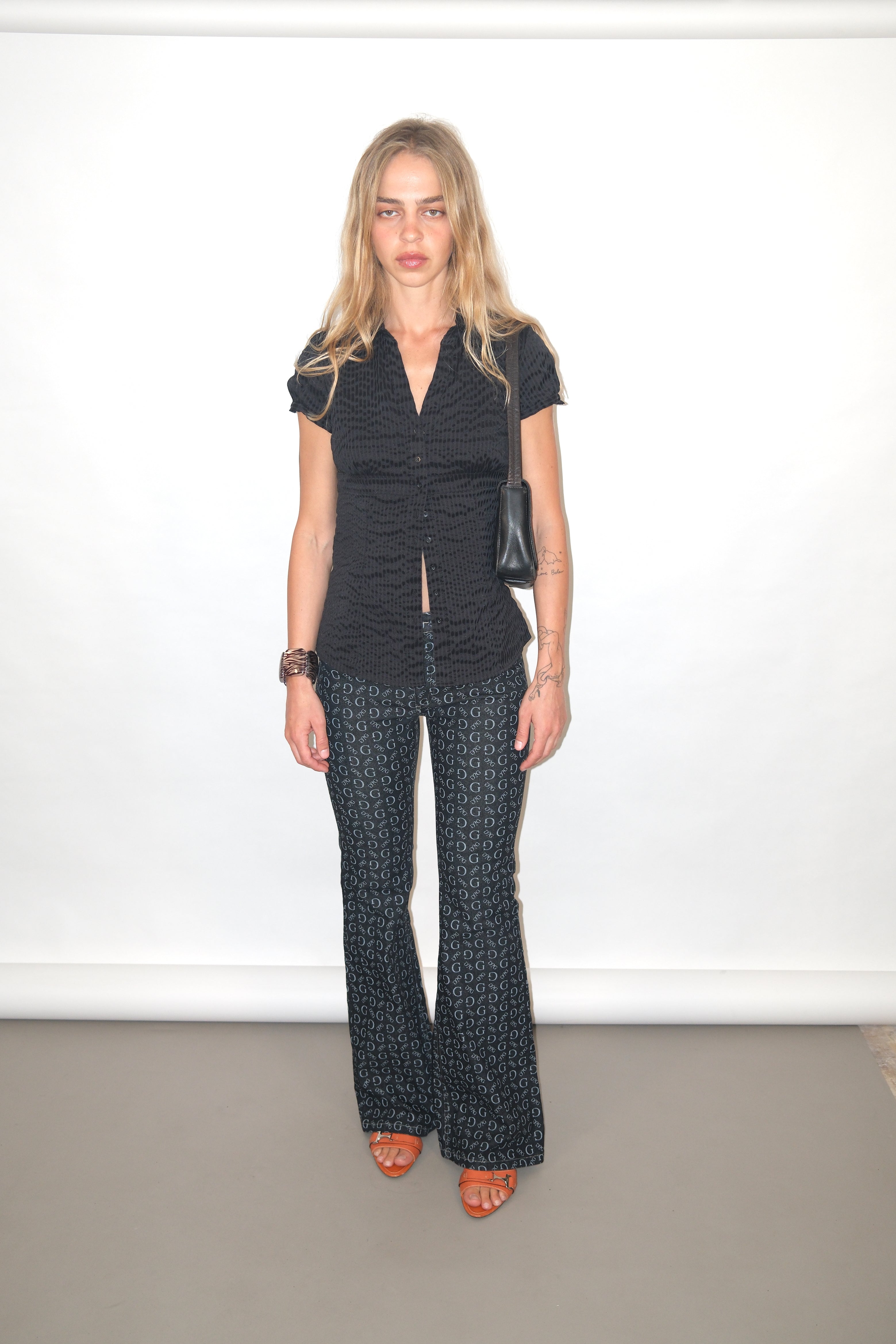 Black Short-Sleeve Cropped Button-Up Shirt