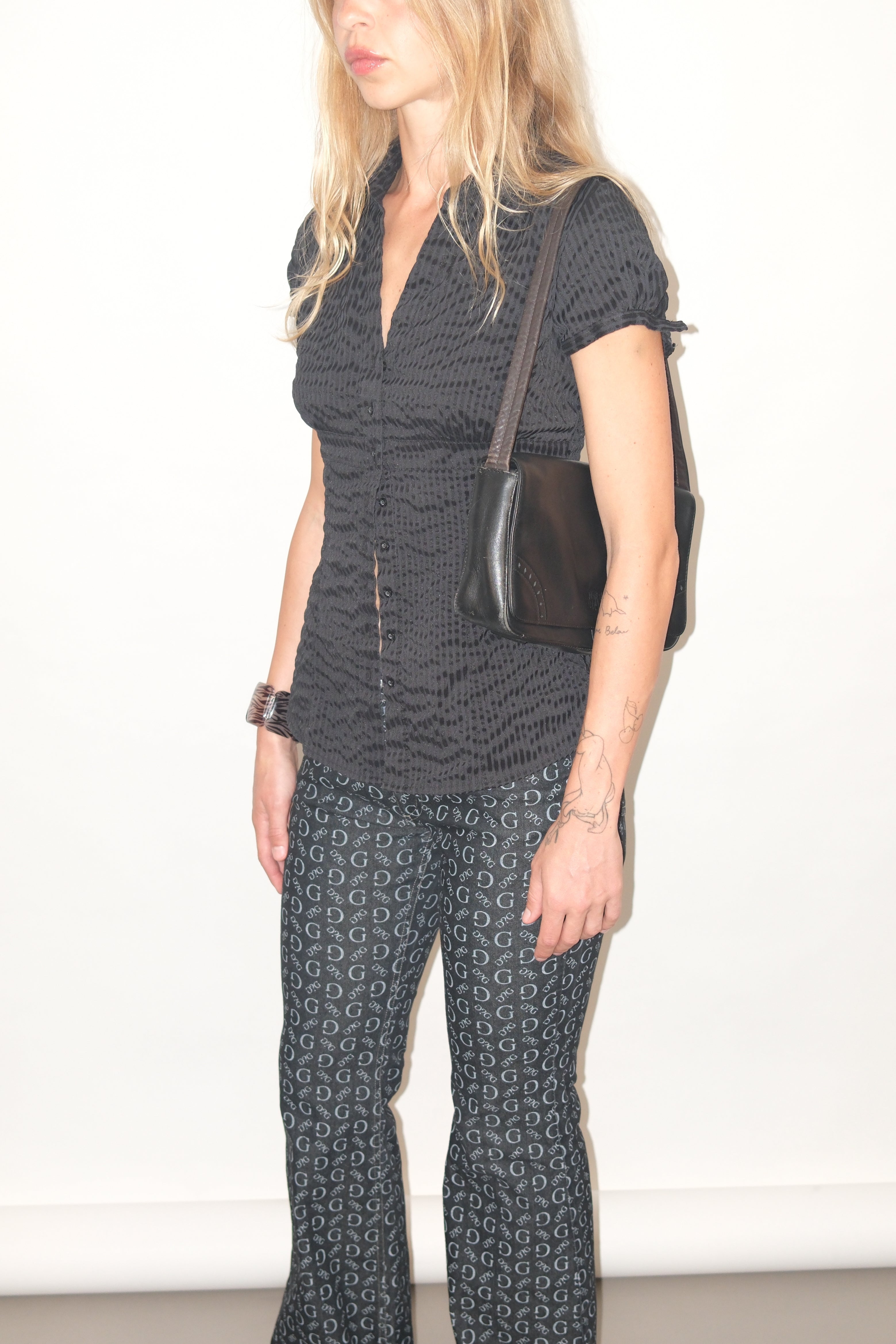 Black Short-Sleeve Cropped Button-Up Shirt