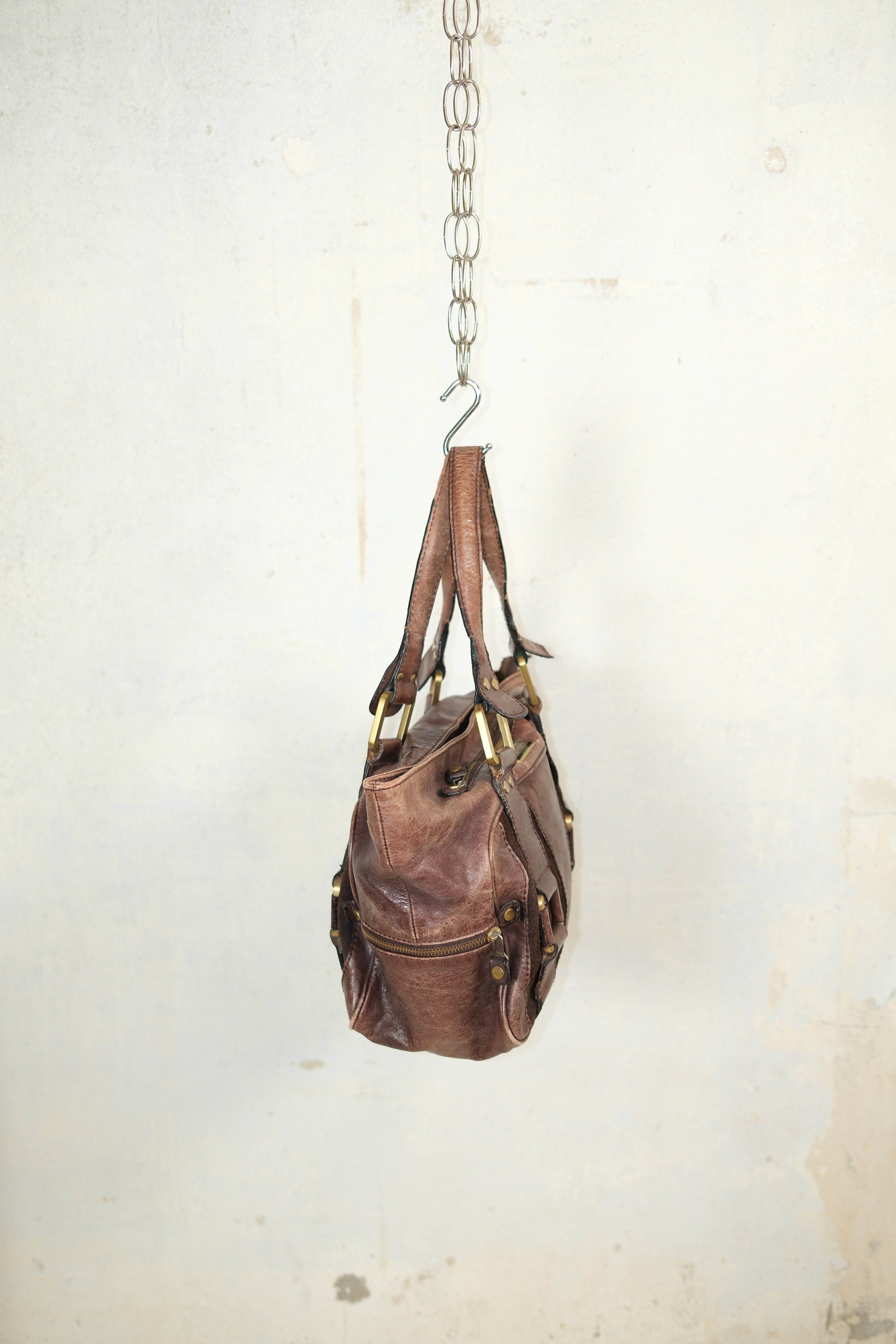 JIMMY CHOO GRUNGY BAG IN DISTRESSED BROWN LEATHER