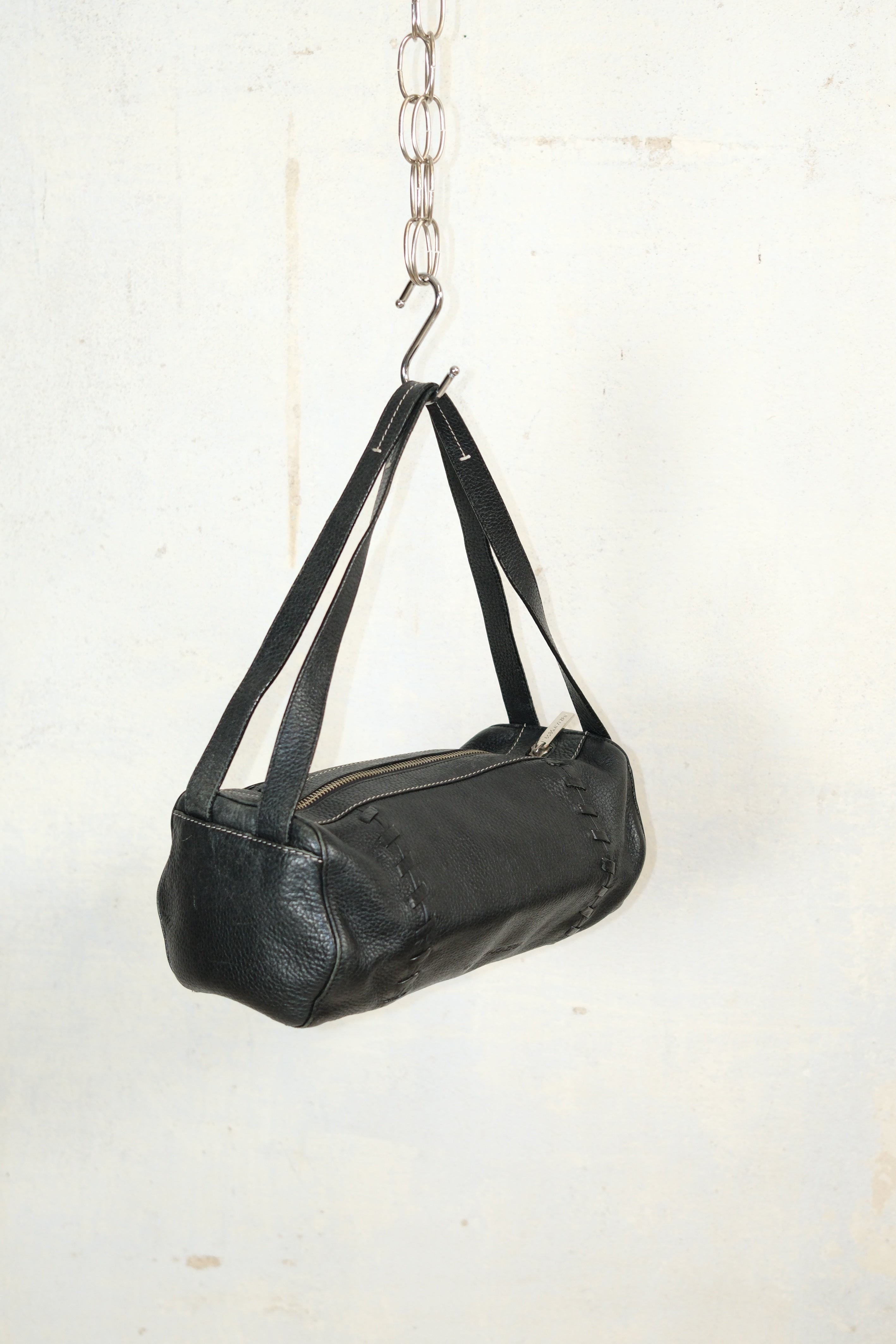 BCBGMAXAZRIA ROUNDED LEATHER BAG